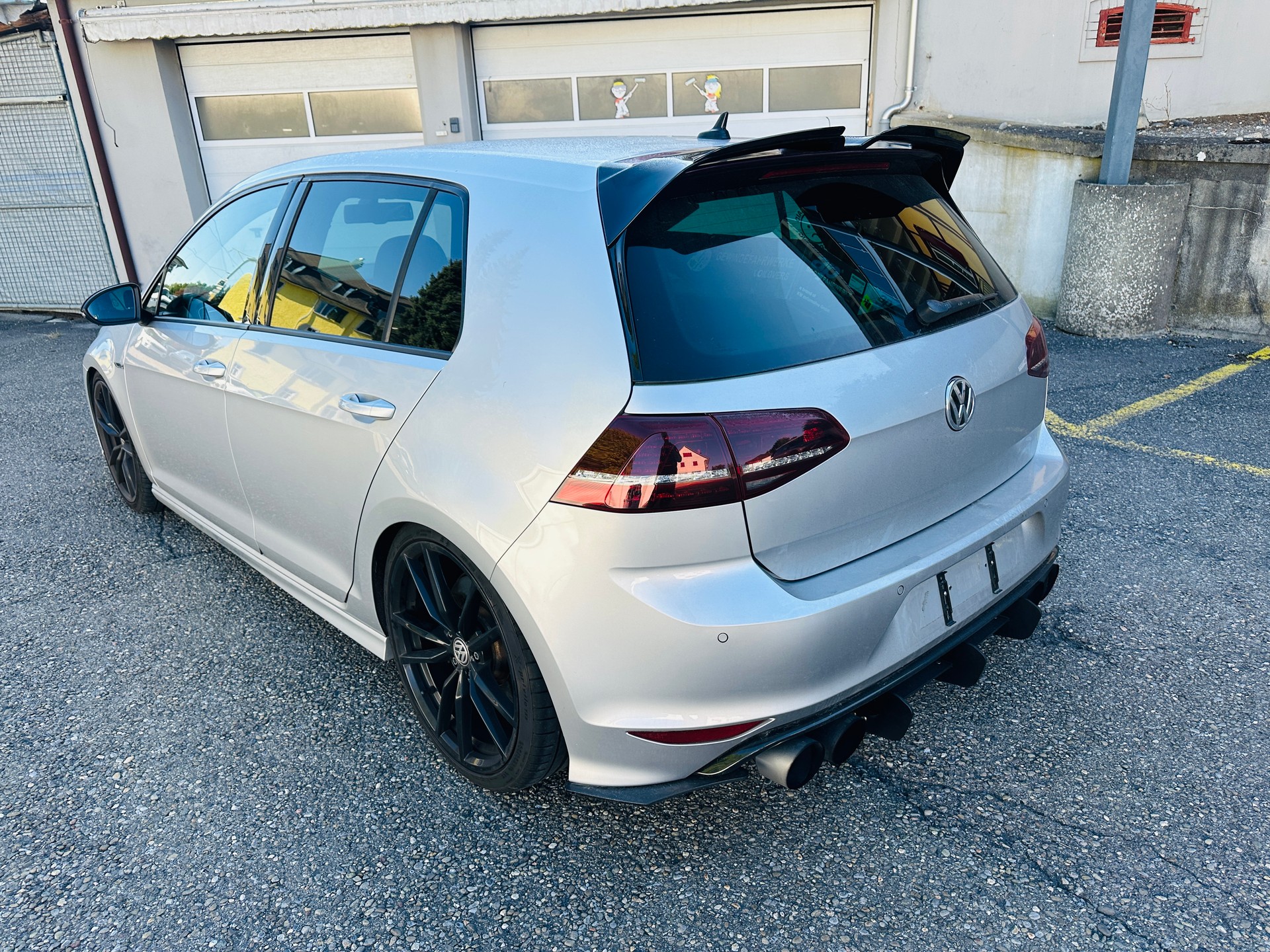 VW Golf 2.0 TSI R 4Motion DSG-image-5