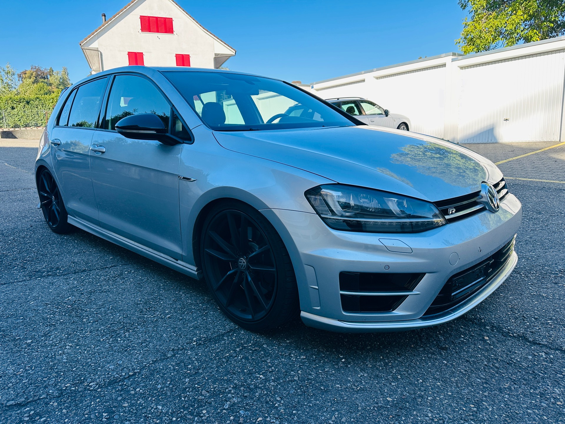 VW Golf 2.0 TSI R 4Motion DSG-image-1