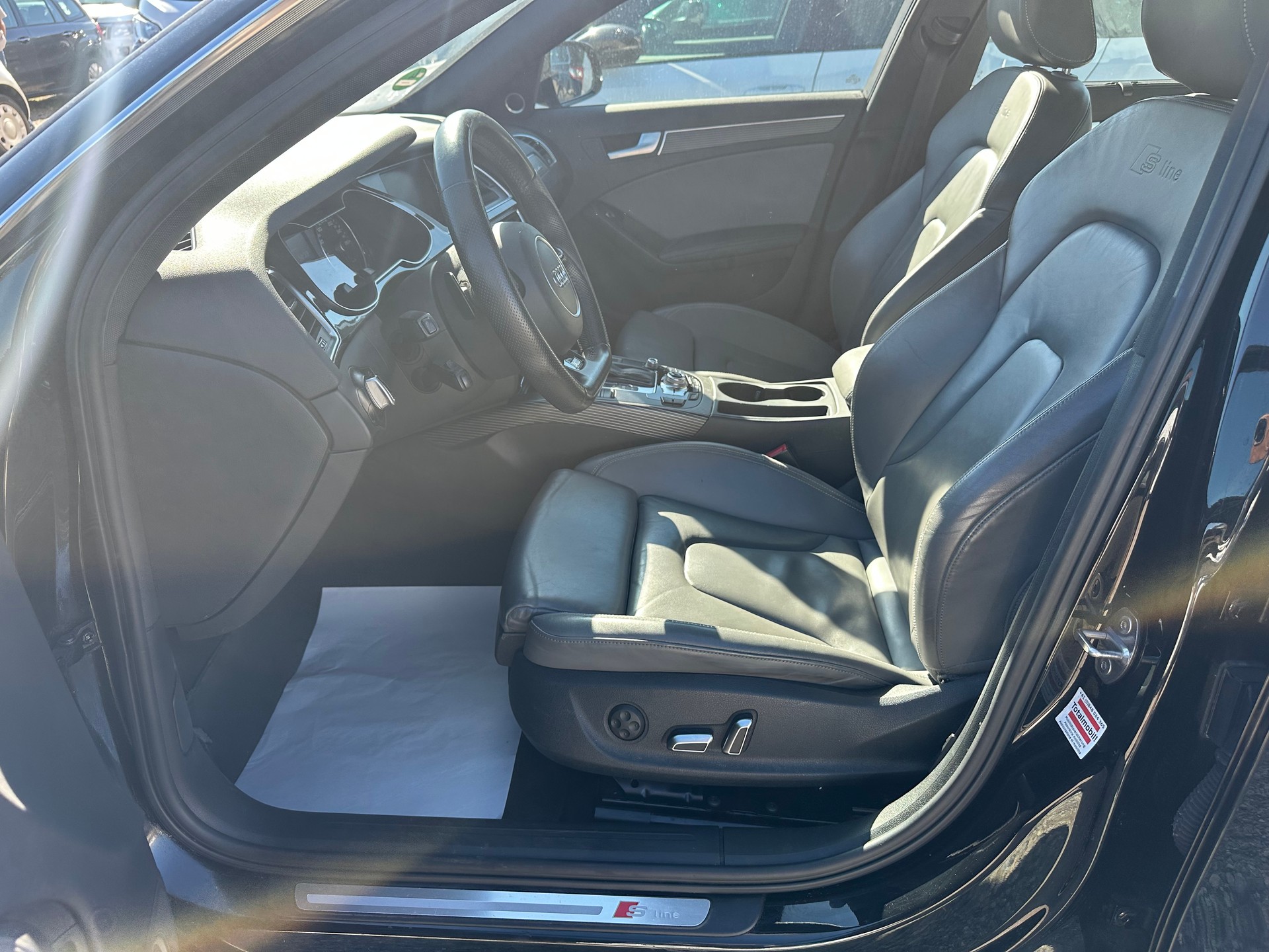 AUDI A4 Avant 2.0 TDI quattro S-tronic-image-7