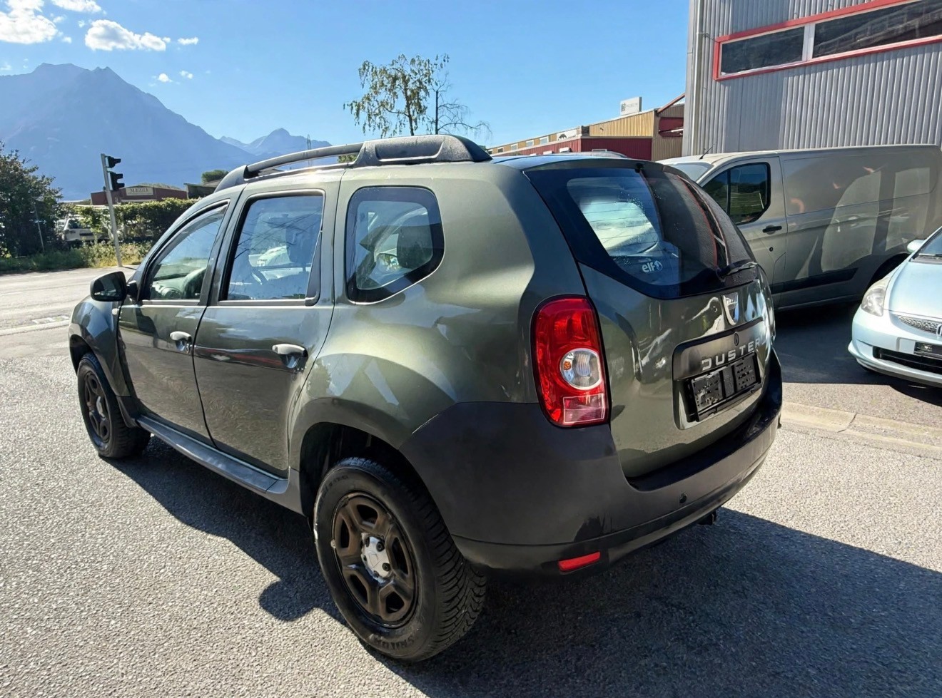 DACIA Duster 1.6 Lauréate 4x4-image-2