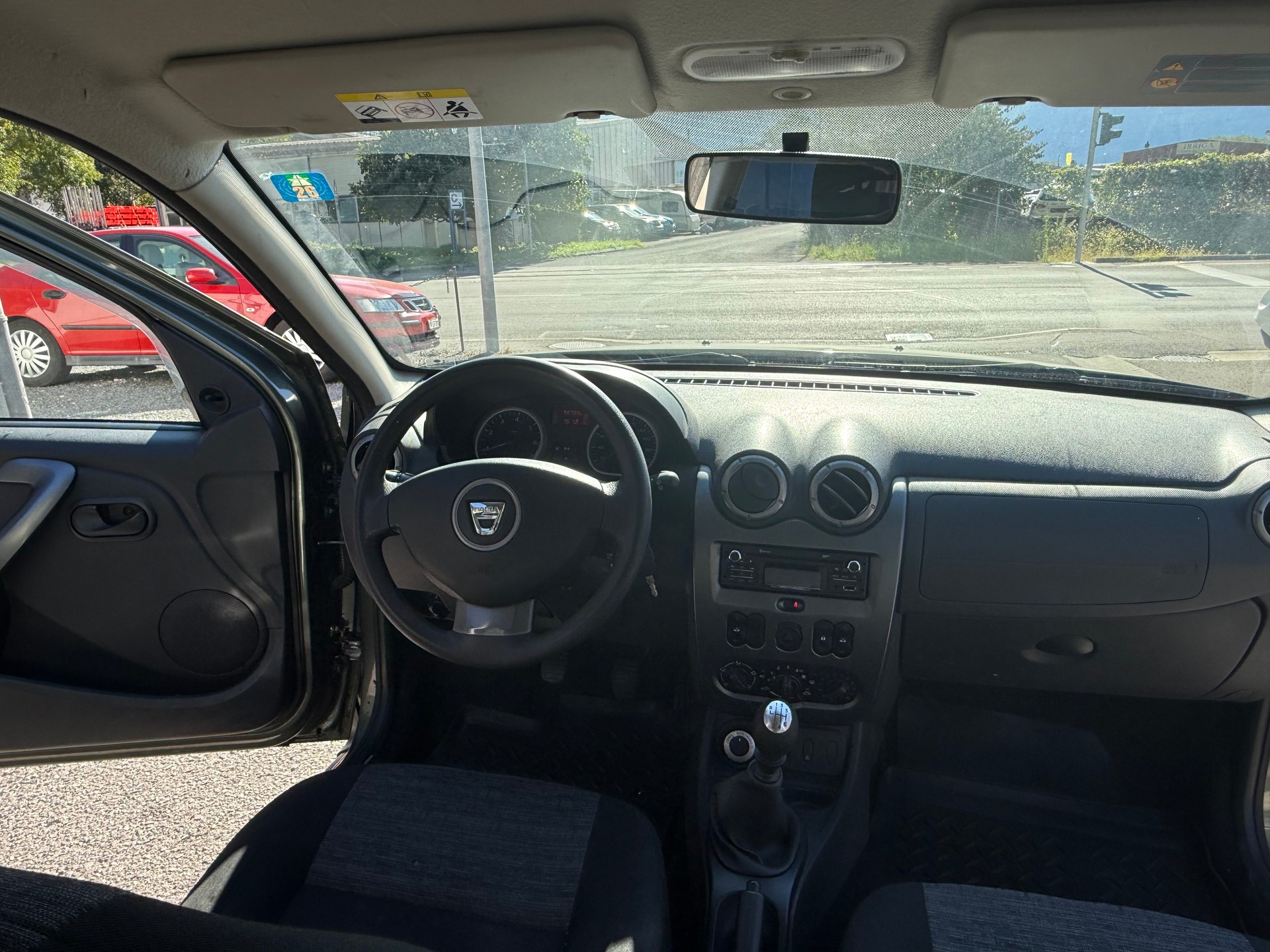 DACIA Duster 1.6 Lauréate 4x4-image-6