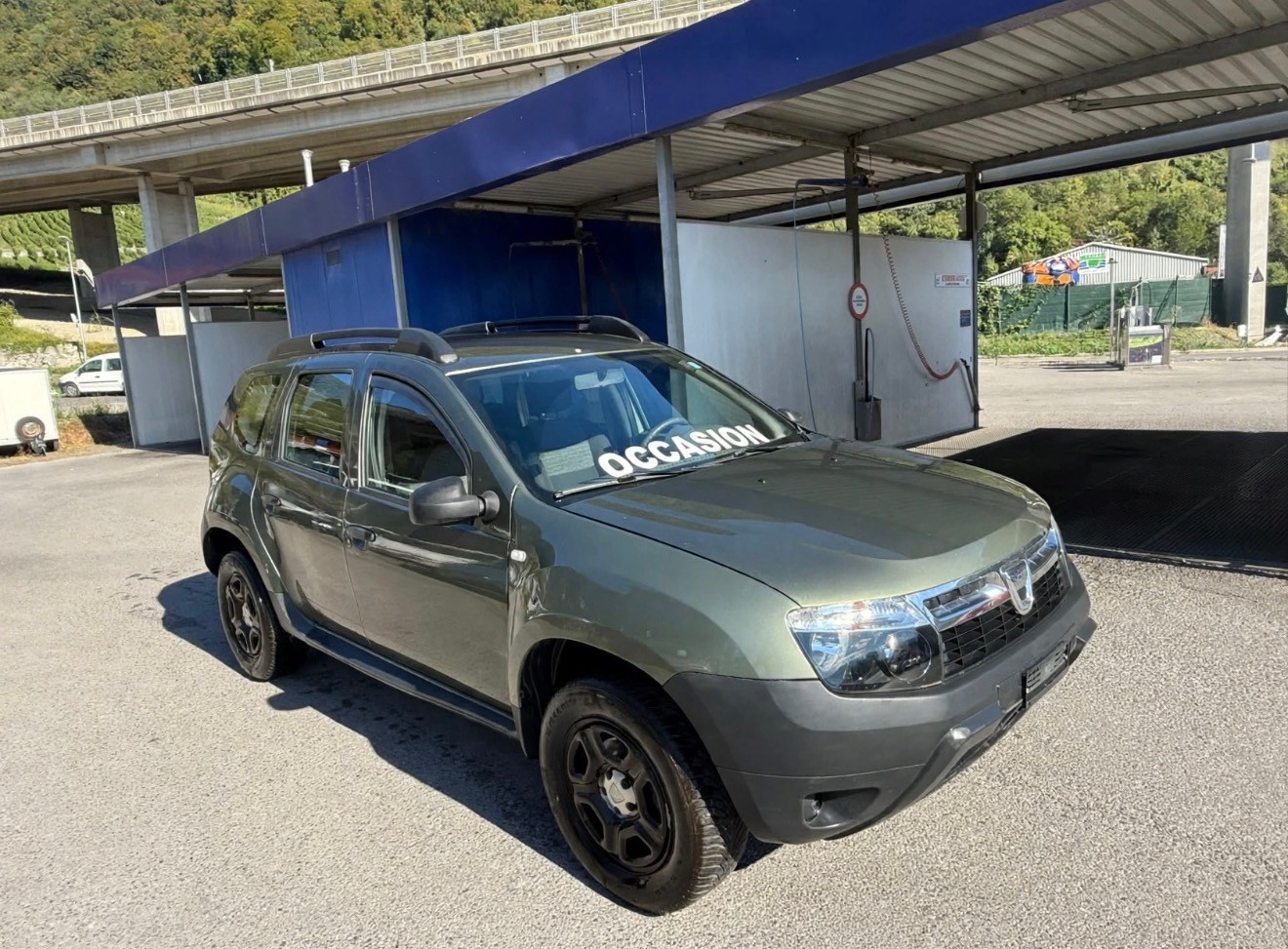 DACIA Duster 1.6 Lauréate 4x4-image-1