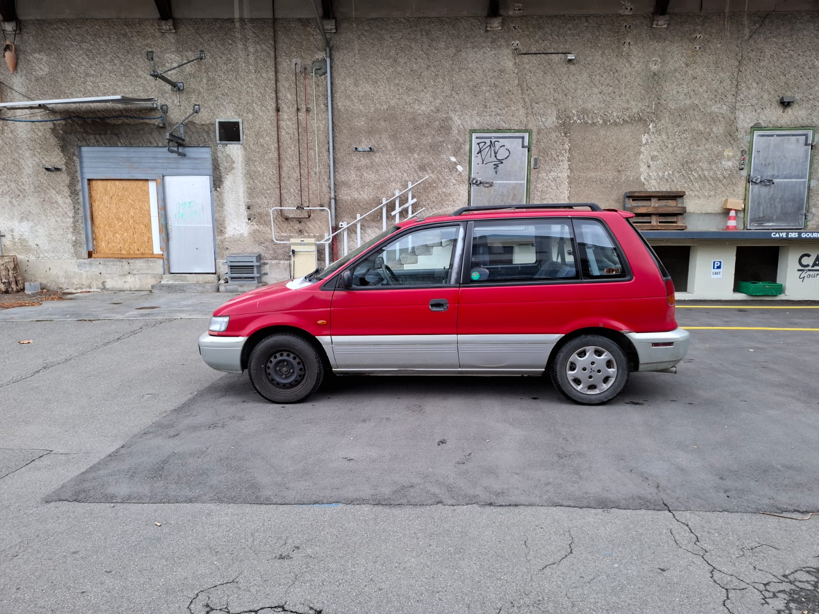 MITSUBISHI Space R 1.8 GLXi-image-1