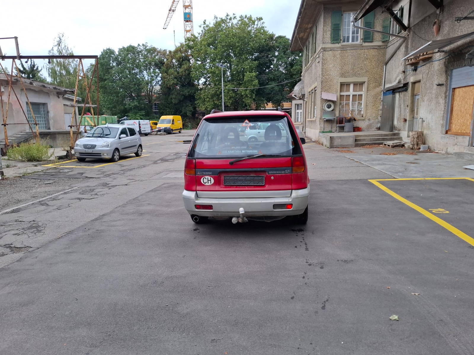 MITSUBISHI Space R 1.8 GLXi-image-2