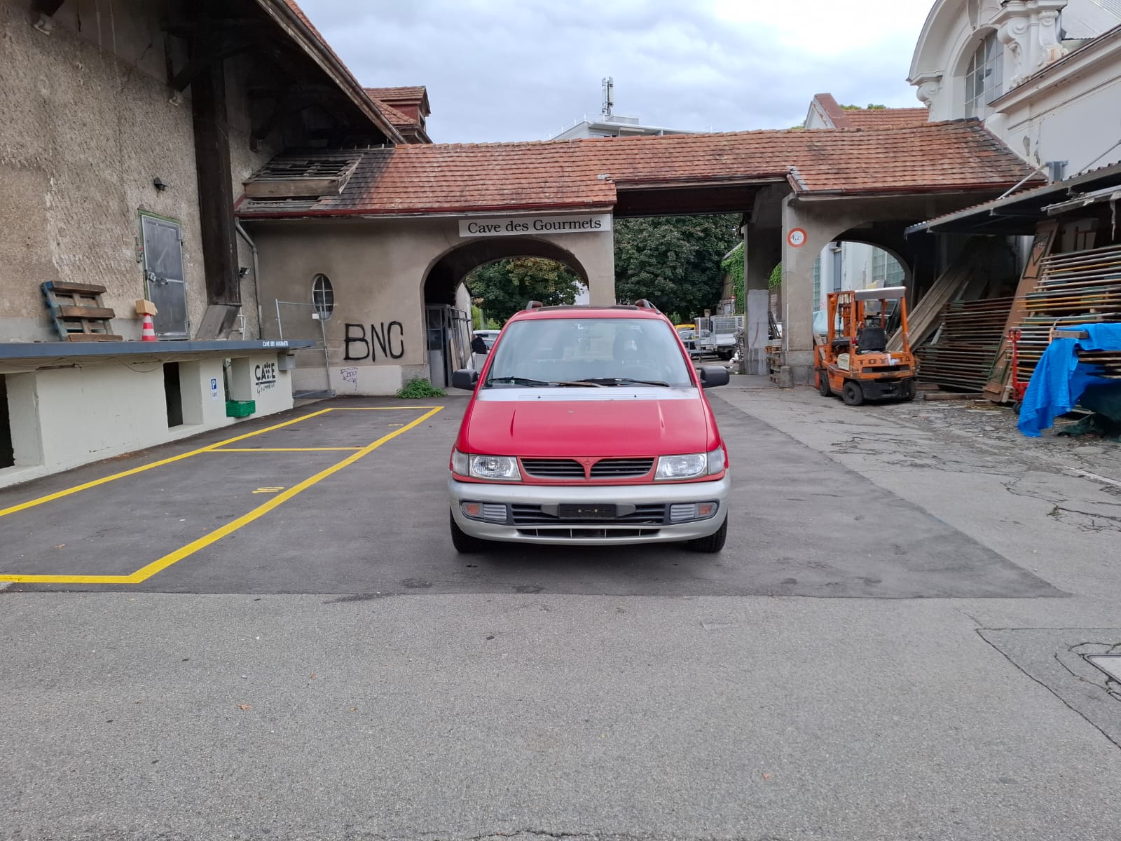 MITSUBISHI Space R 1.8 GLXi-image-0