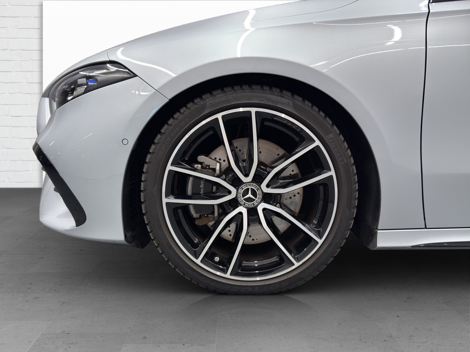 MERCEDES-BENZ A 250 AMG Line 4Matic-image-5