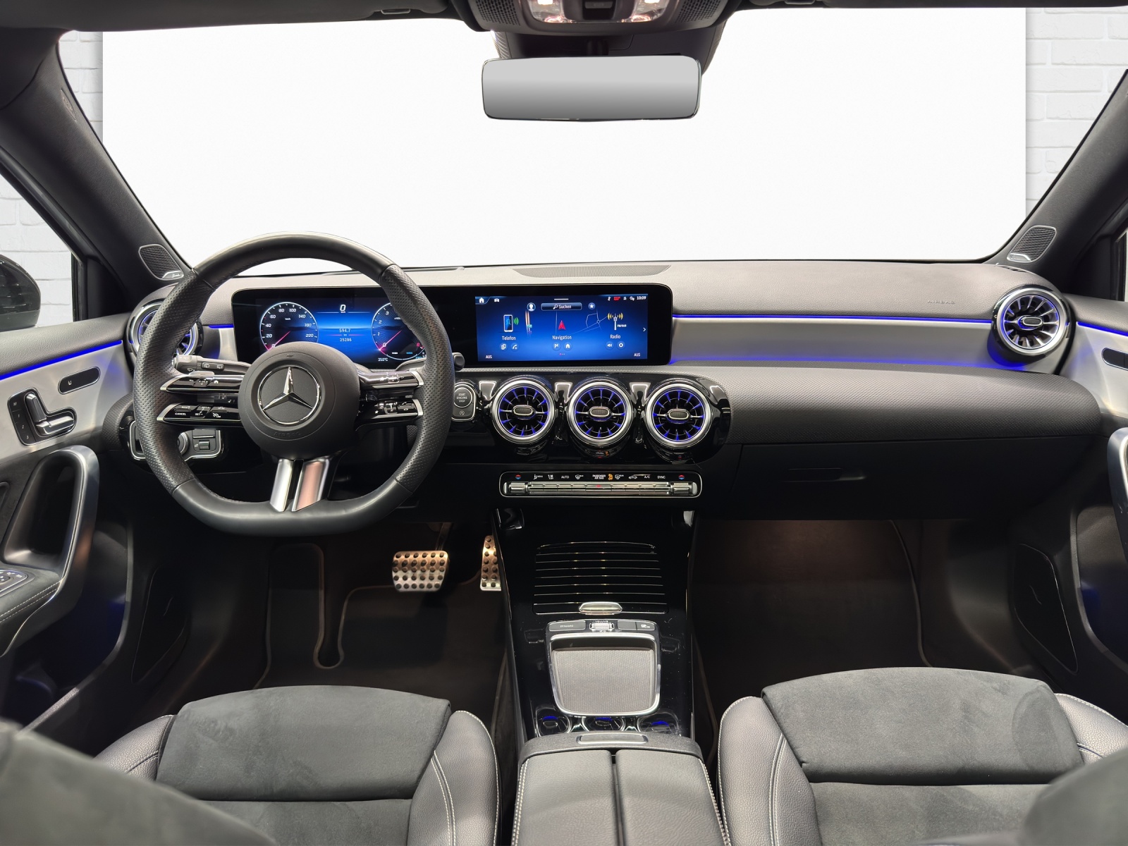 MERCEDES-BENZ A 250 AMG Line 4Matic-image-7
