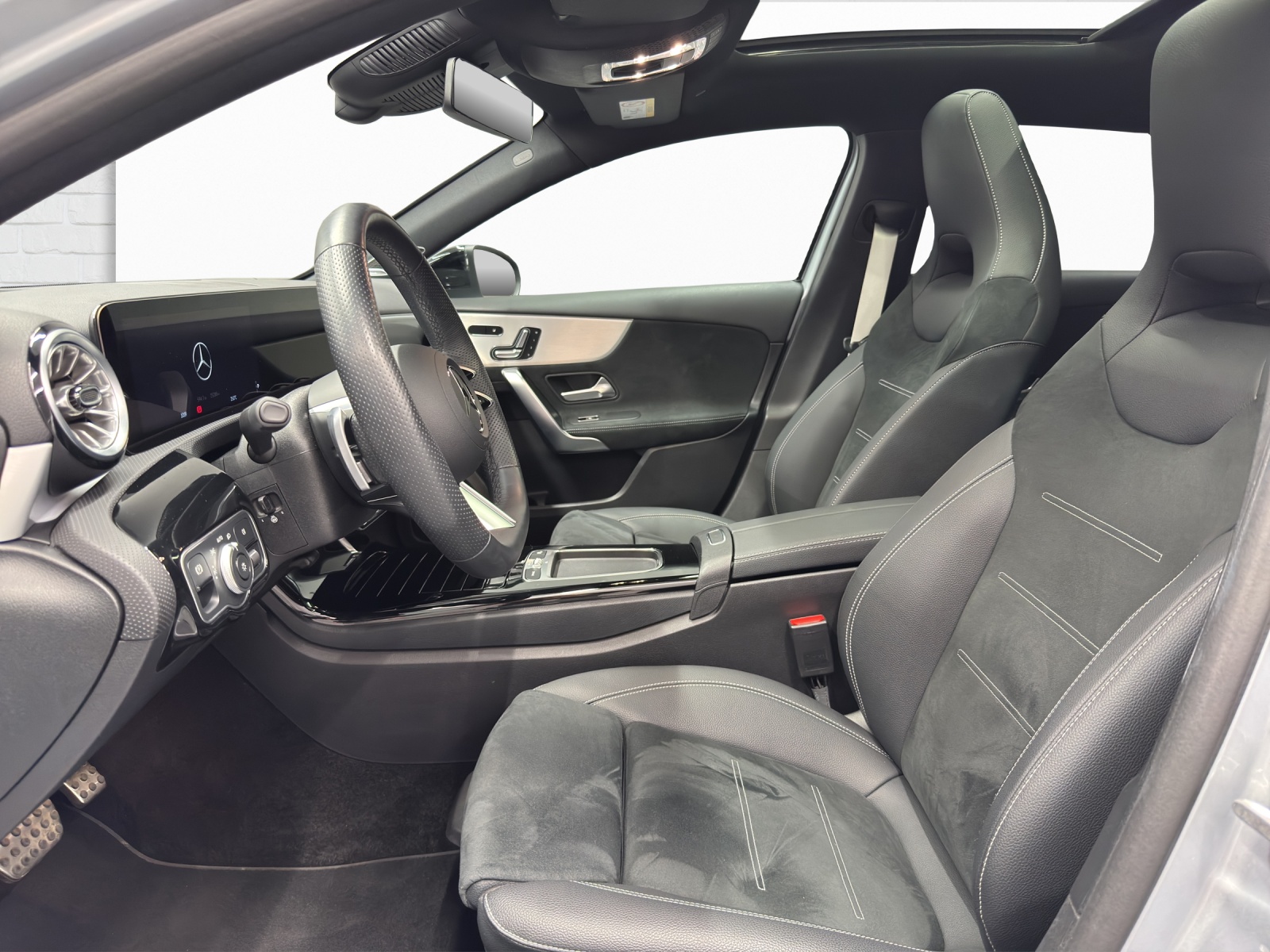 MERCEDES-BENZ A 250 AMG Line 4Matic-image-6
