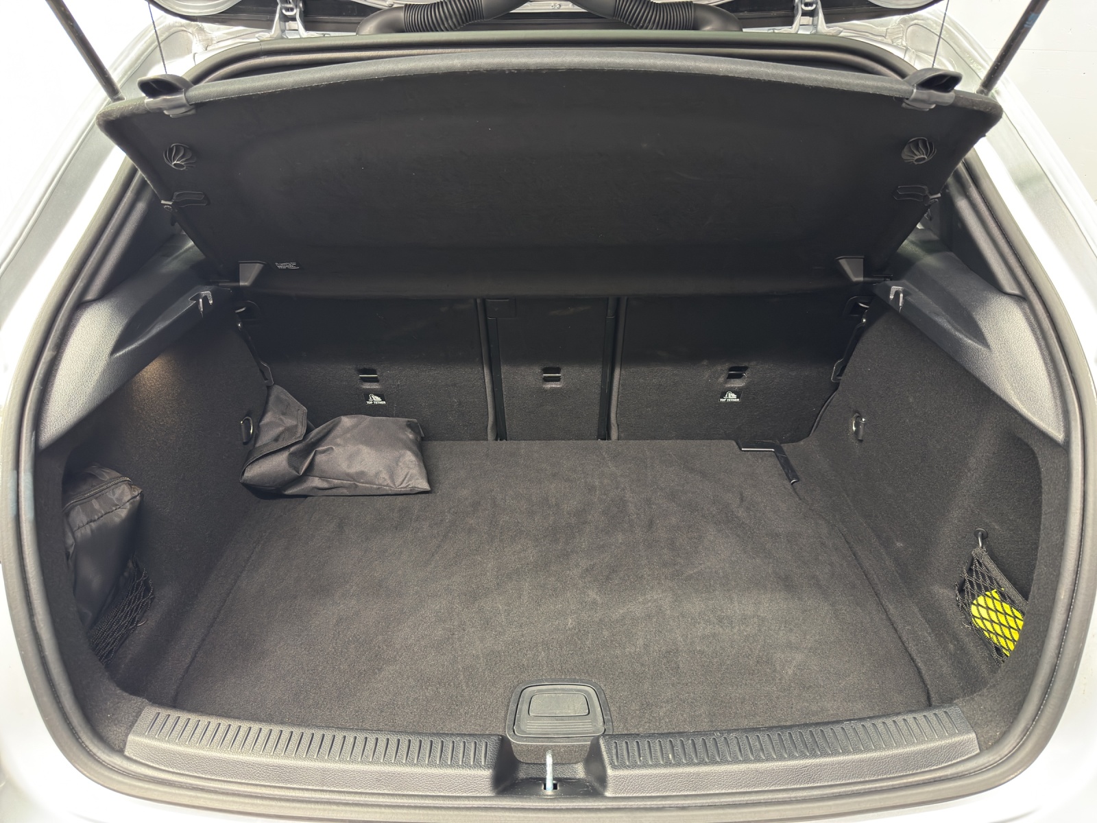 MERCEDES-BENZ A 250 AMG Line 4Matic-image-10