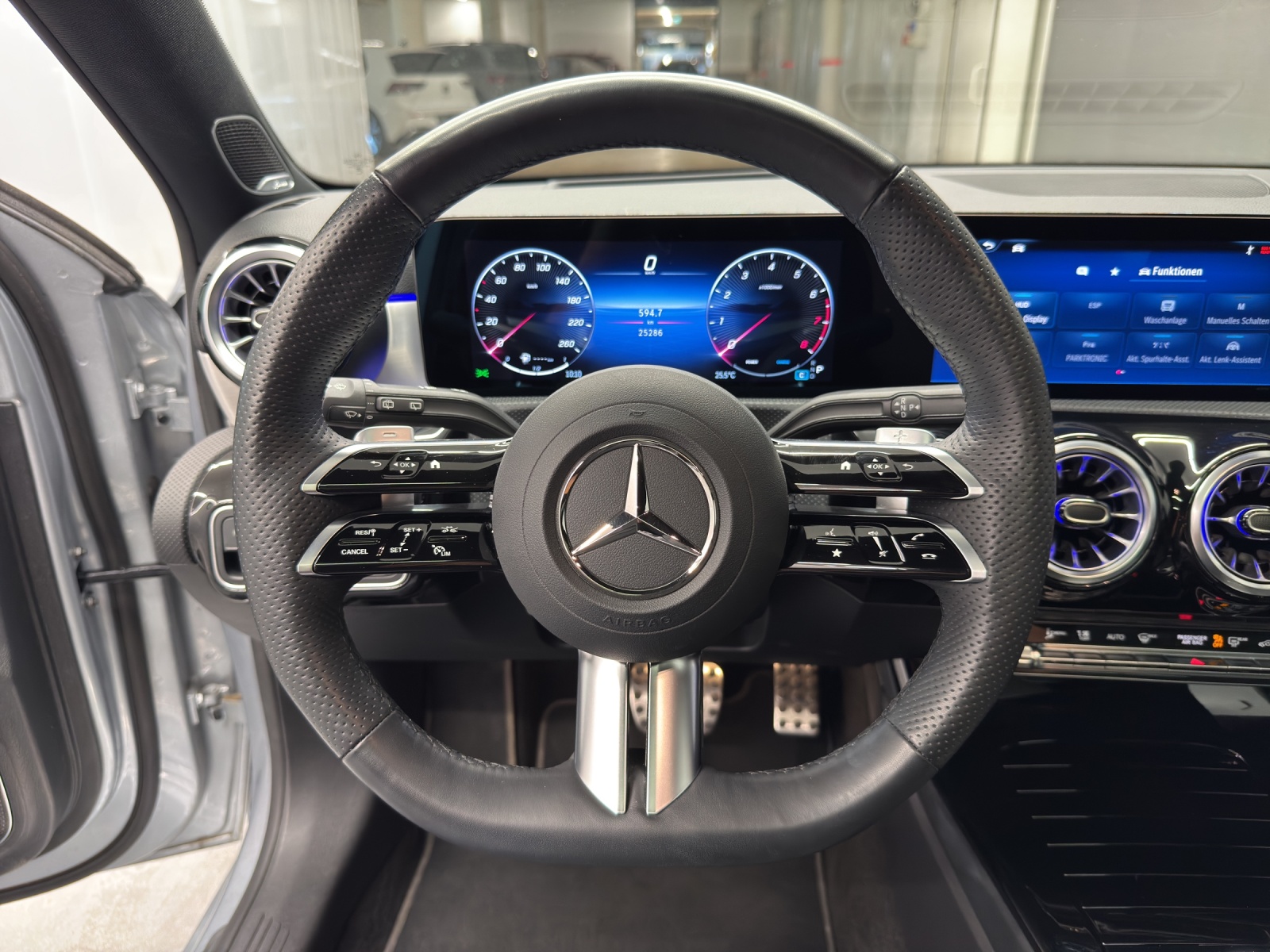 MERCEDES-BENZ A 250 AMG Line 4Matic-image-14