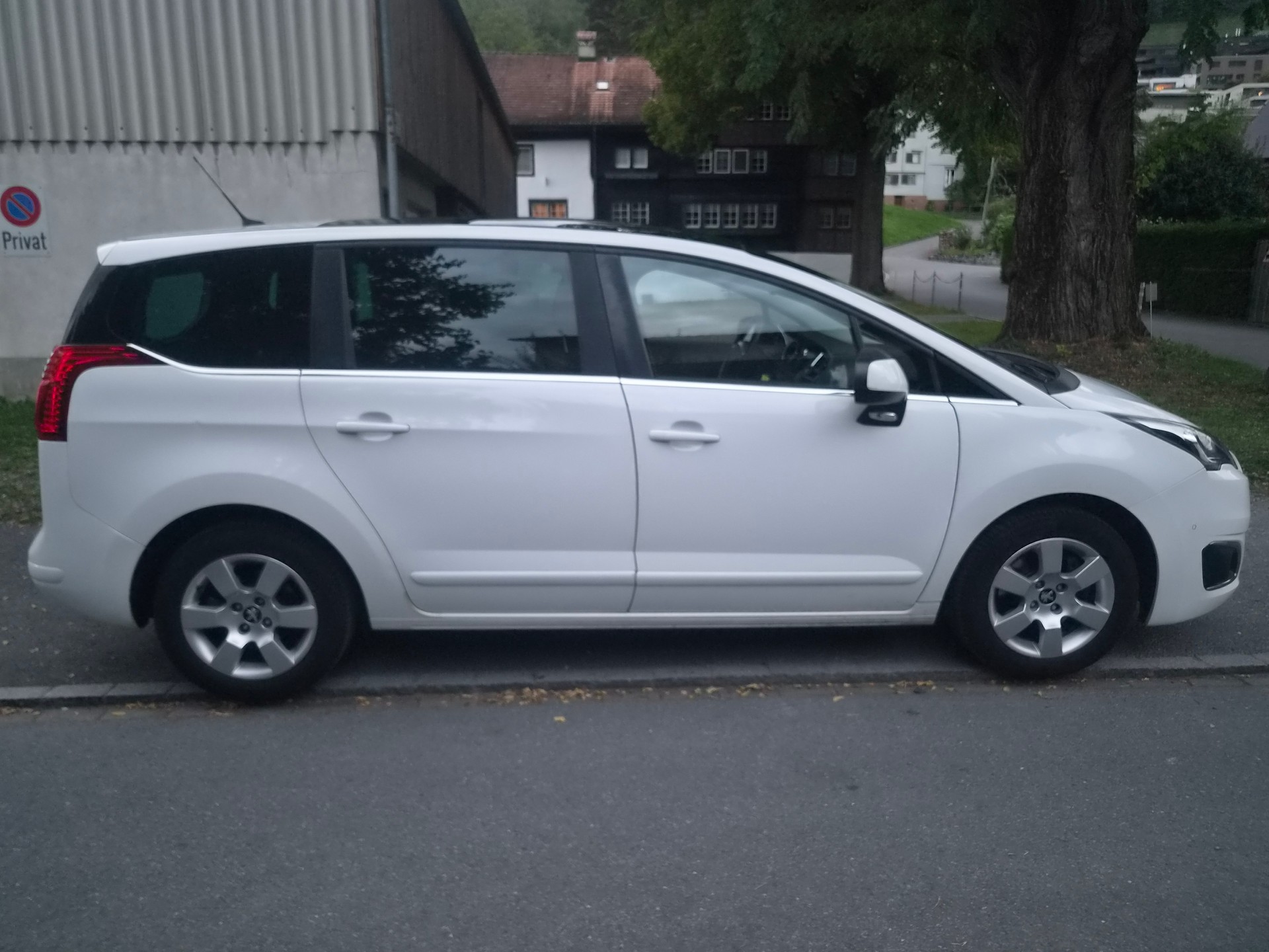 PEUGEOT 5008 2.0 HDI Business-image-5