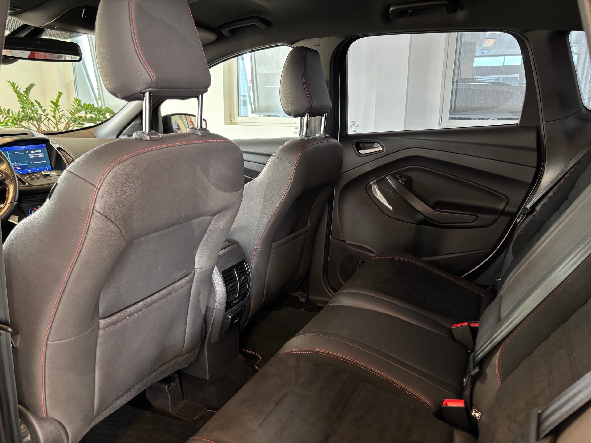 FORD Kuga 2.0 TDCi ST Line High 4WD PowerShift-image-11