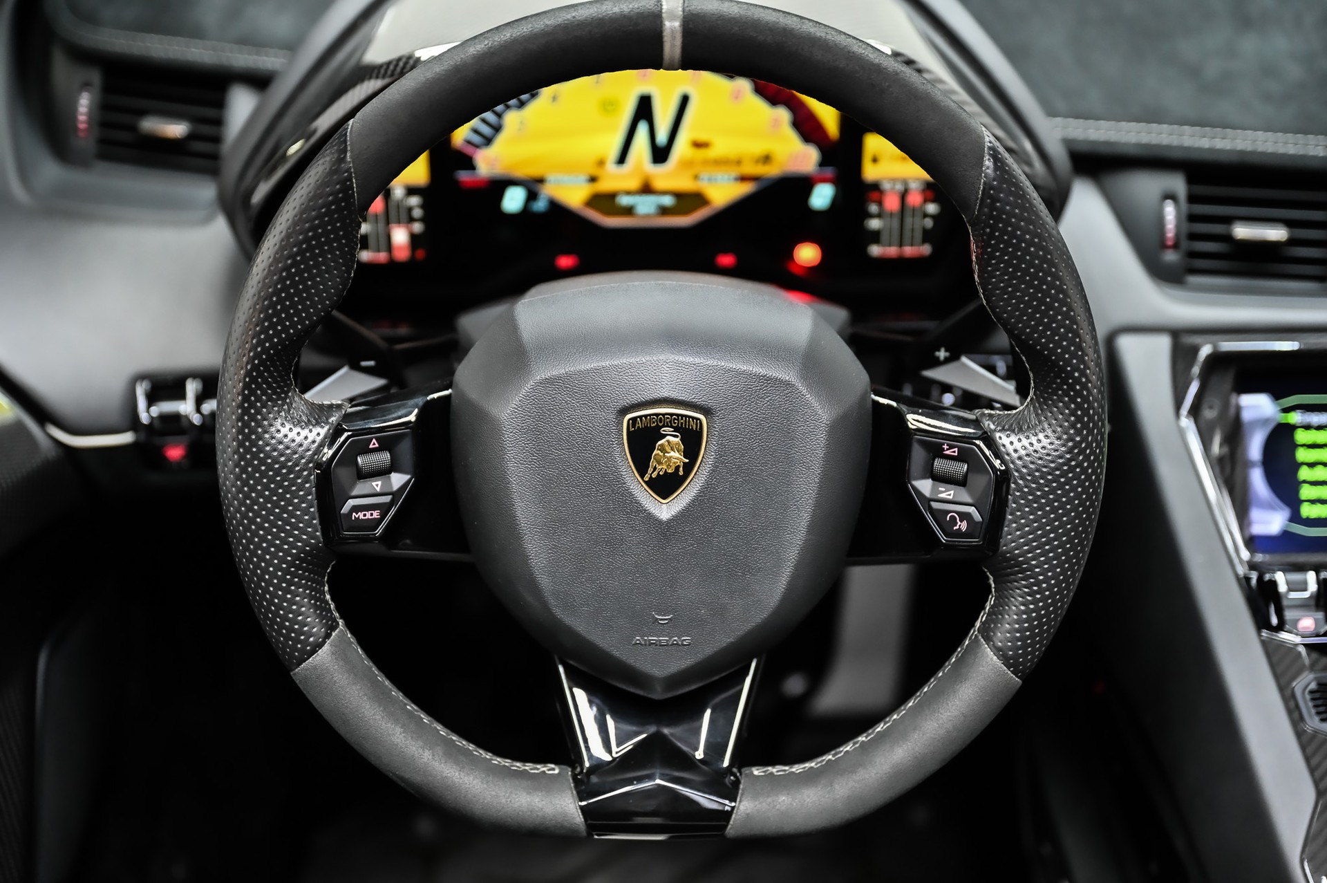 LAMBORGHINI Aventador SV Roadster LP 750-4 E-Gear 1 of 500-image-33