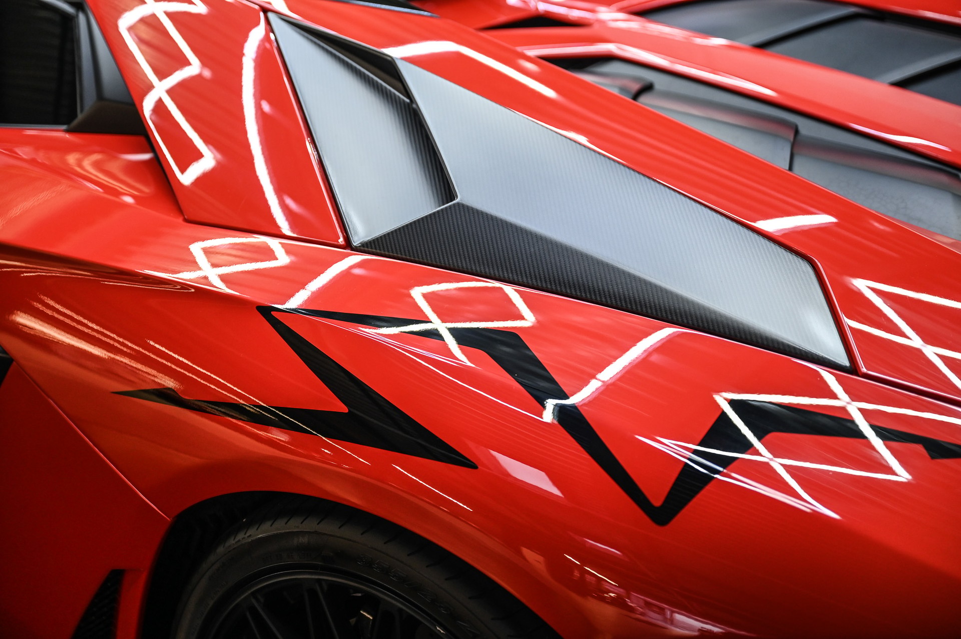 LAMBORGHINI Aventador SV Roadster LP 750-4 E-Gear 1 of 500-image-27