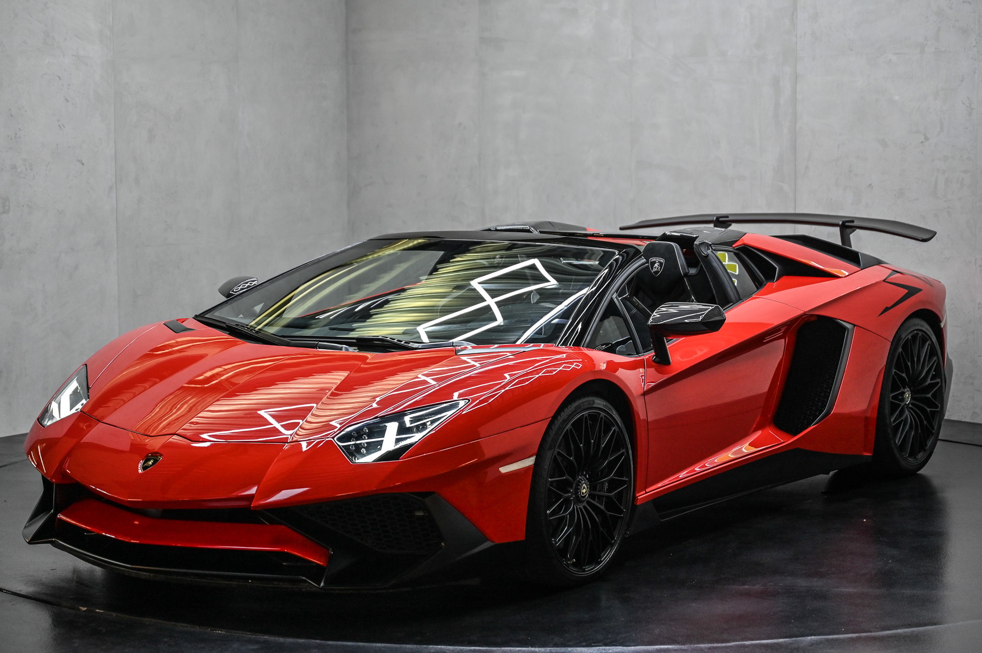 LAMBORGHINI Aventador SV Roadster LP 750-4 E-Gear 1 of 500-image-2