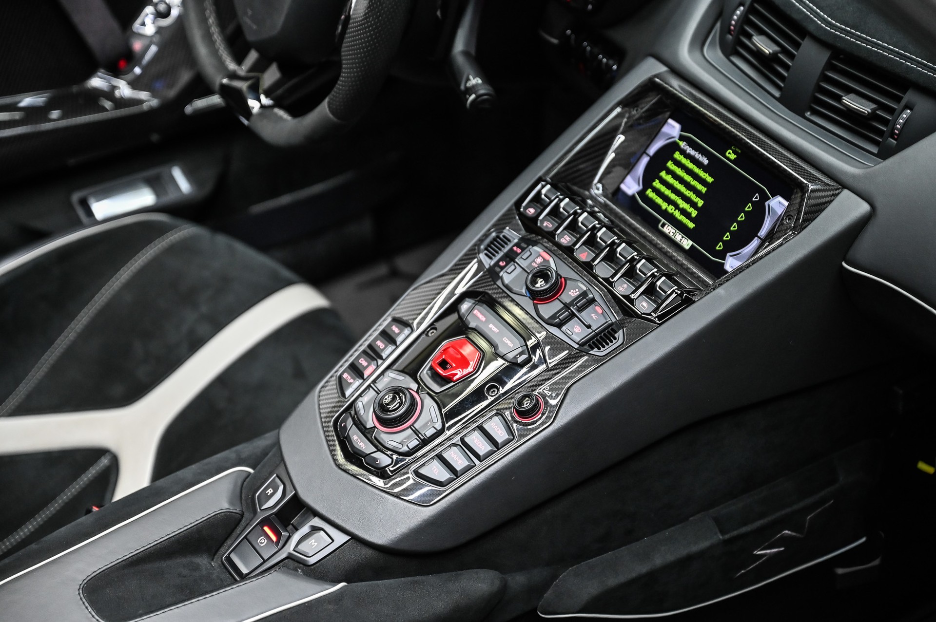 LAMBORGHINI Aventador SV Roadster LP 750-4 E-Gear 1 of 500-image-38