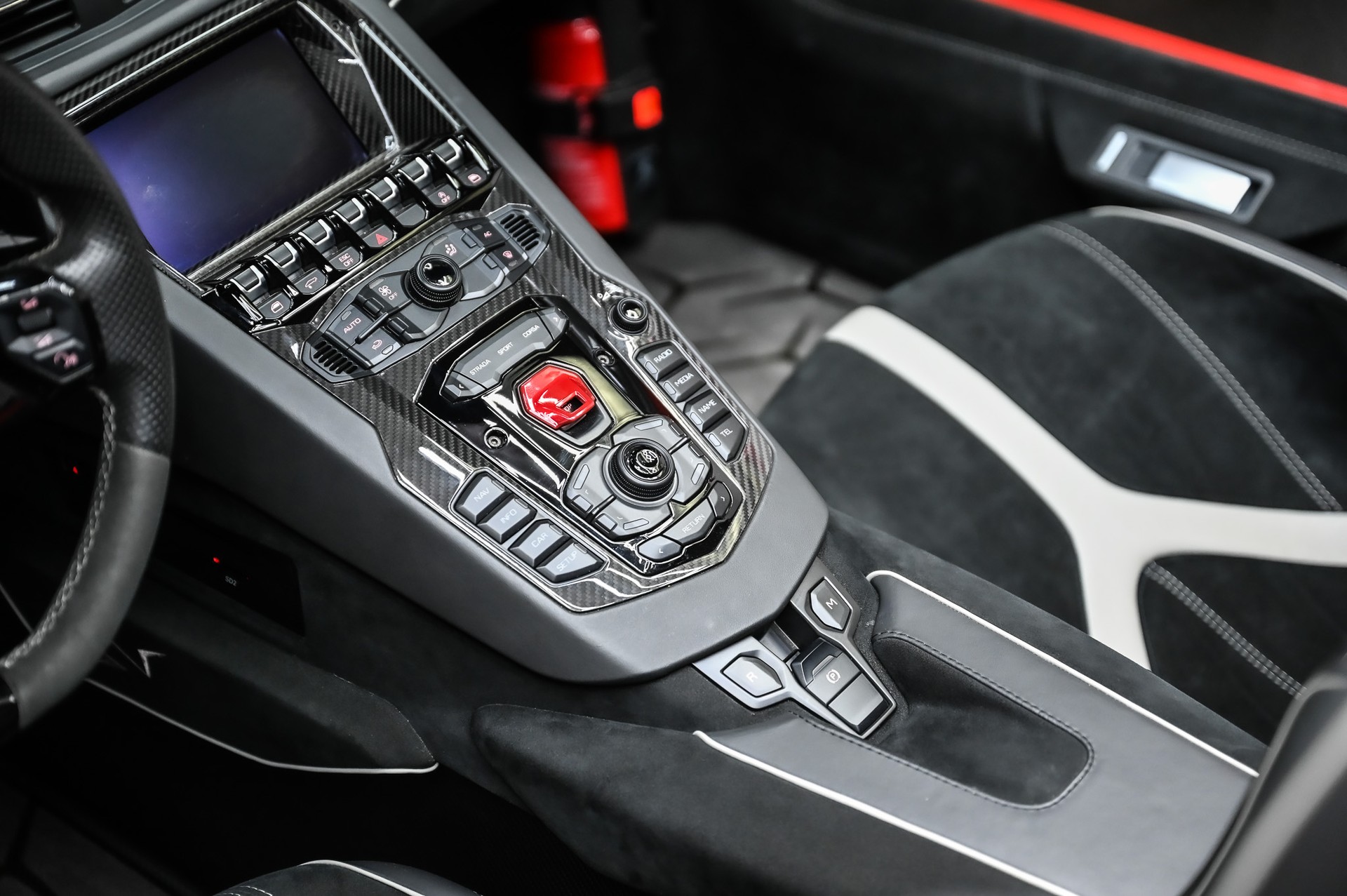 LAMBORGHINI Aventador SV Roadster LP 750-4 E-Gear 1 of 500-image-37