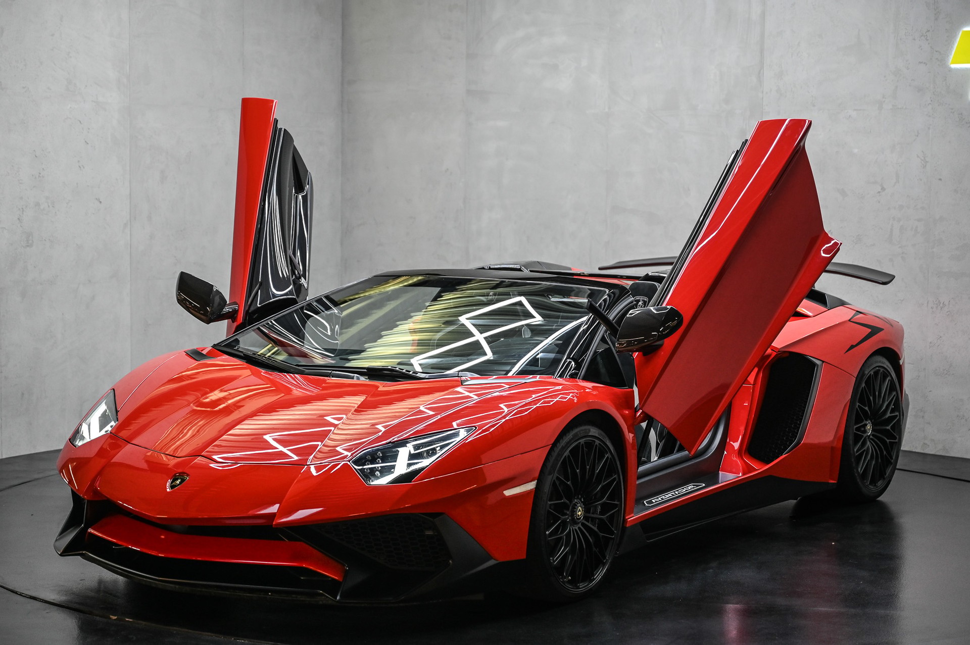 LAMBORGHINI Aventador SV Roadster LP 750-4 E-Gear 1 of 500-image-5