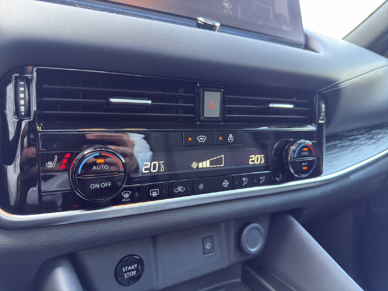 NISSAN Qashqai 1.5 VC-T Tekna-image-9