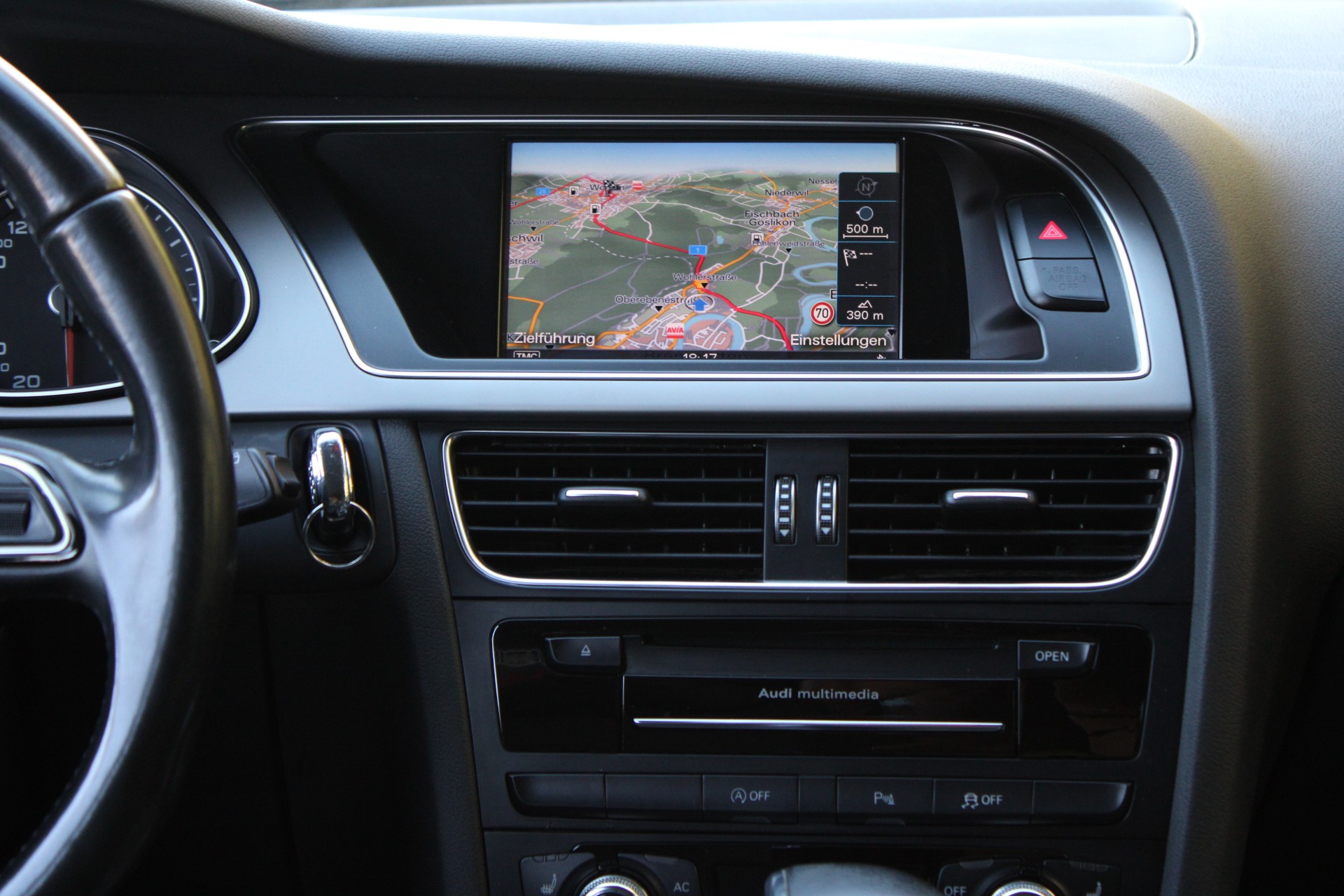 AUDI A4 Avant 2.0 TDI multitronic-image-8