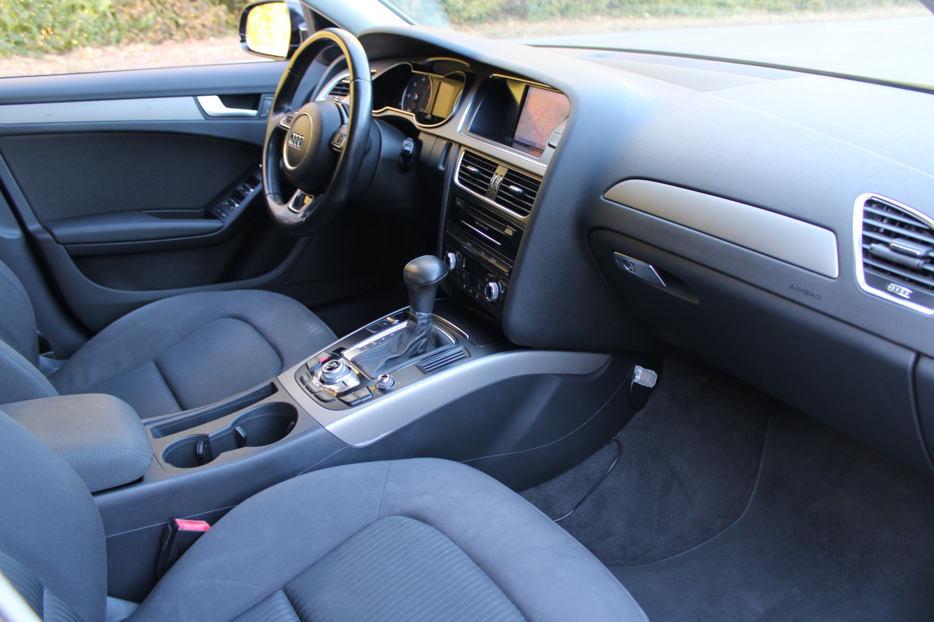 AUDI A4 Avant 2.0 TDI multitronic-image-5