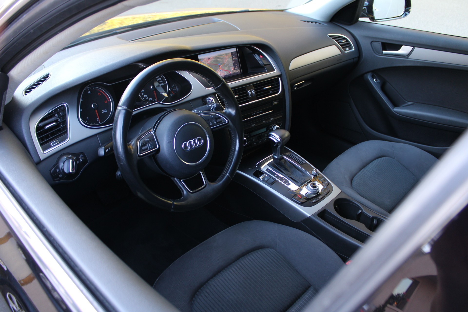 AUDI A4 Avant 2.0 TDI multitronic-image-4