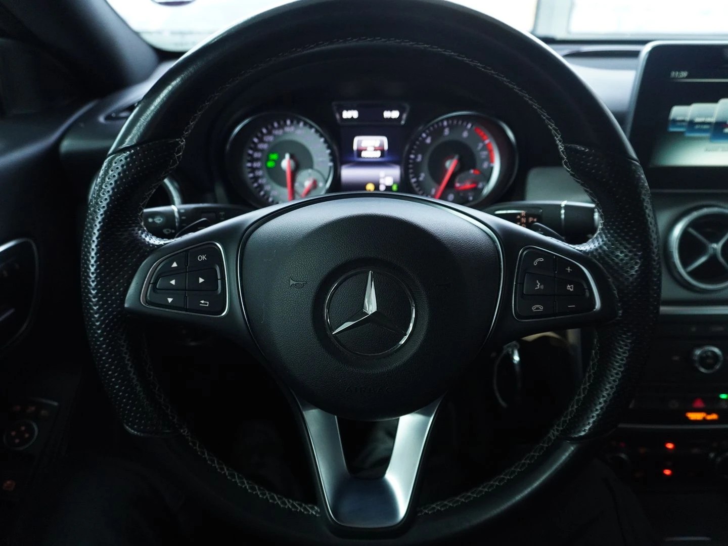 MERCEDES-BENZ CLA Shooting Brake 250 Urban 7G-DCT 4Matic-image-7