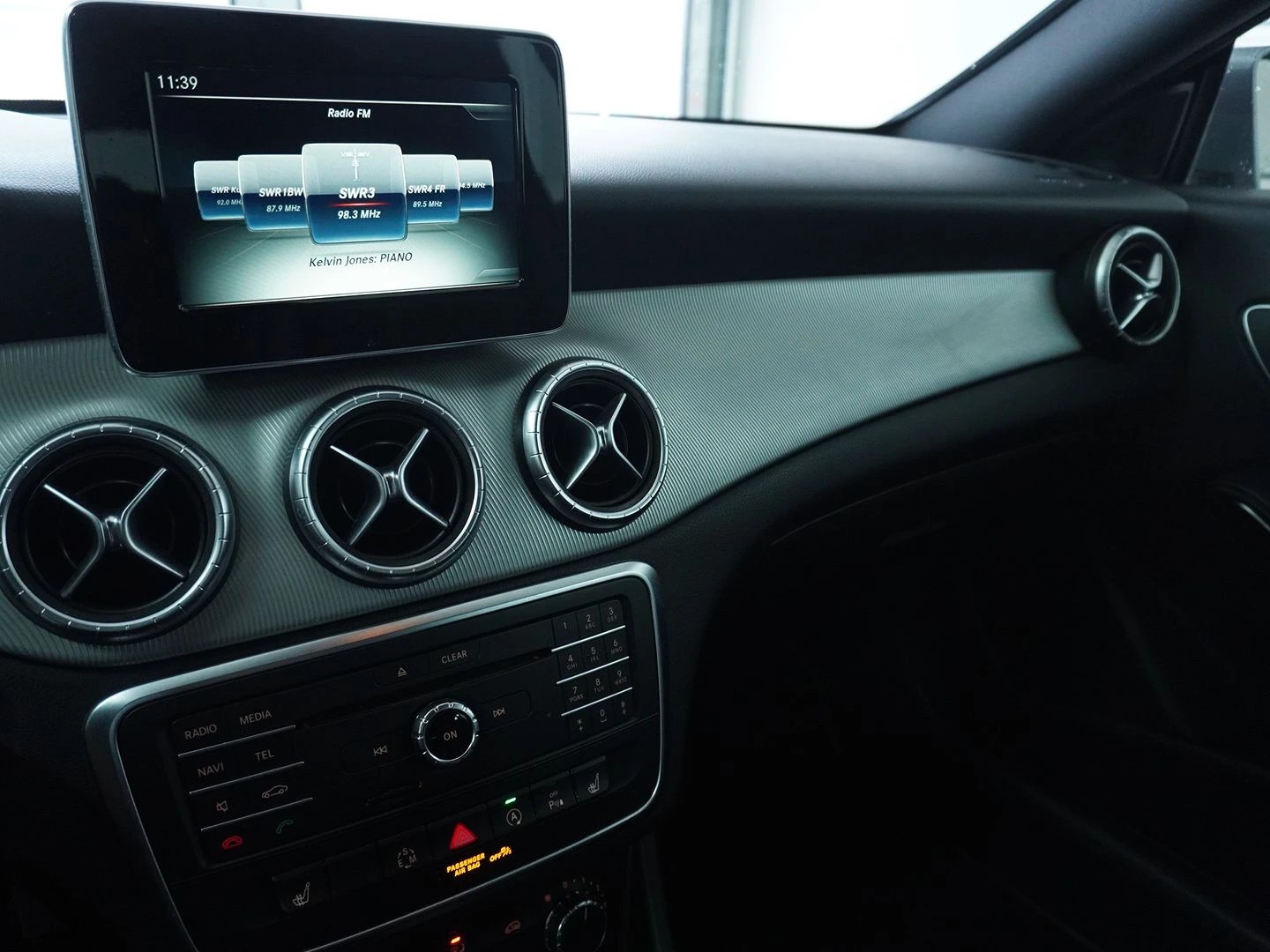 MERCEDES-BENZ CLA Shooting Brake 250 Urban 7G-DCT 4Matic-image-5