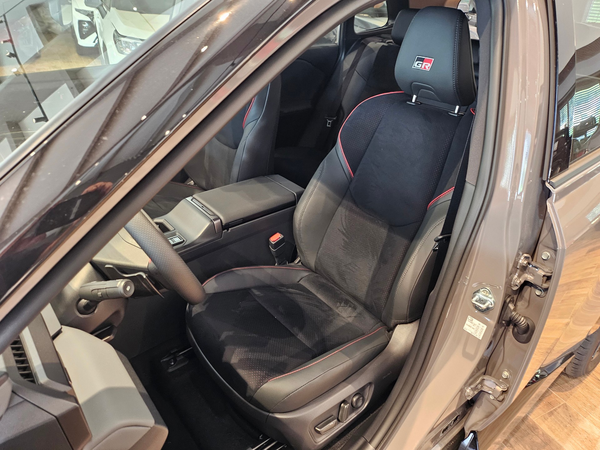 TOYOTA RAV-4 2.5 HSD GR Sport e-CVT 4WDđ„8-fachđ„-image-25