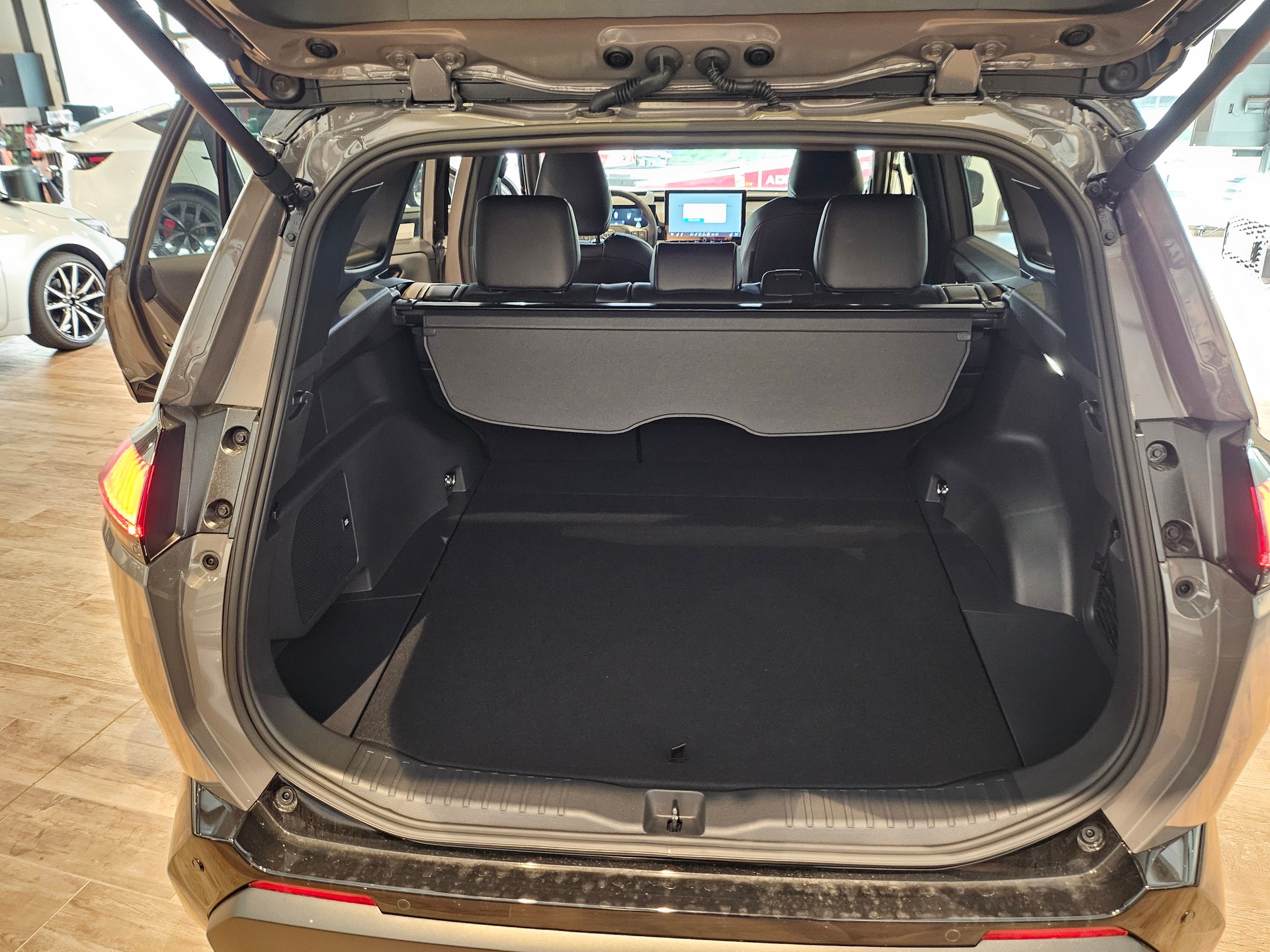 TOYOTA RAV-4 2.5 HSD GR Sport e-CVT 4WDđ„8-fachđ„-image-19