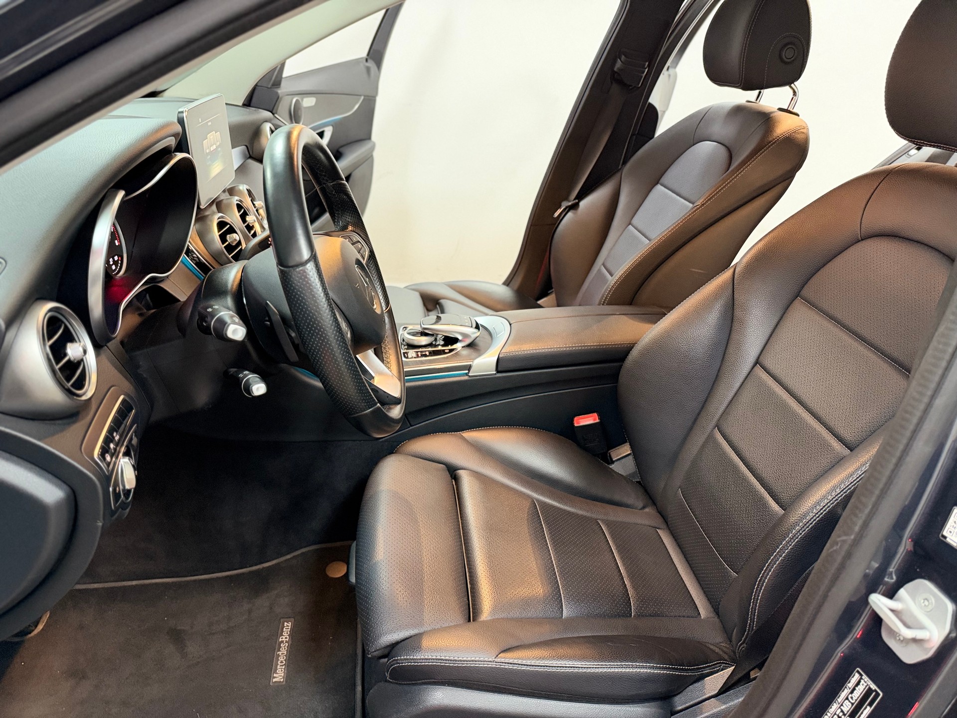 MERCEDES-BENZ C 180 Avantgarde 7G-Tronic-image-5