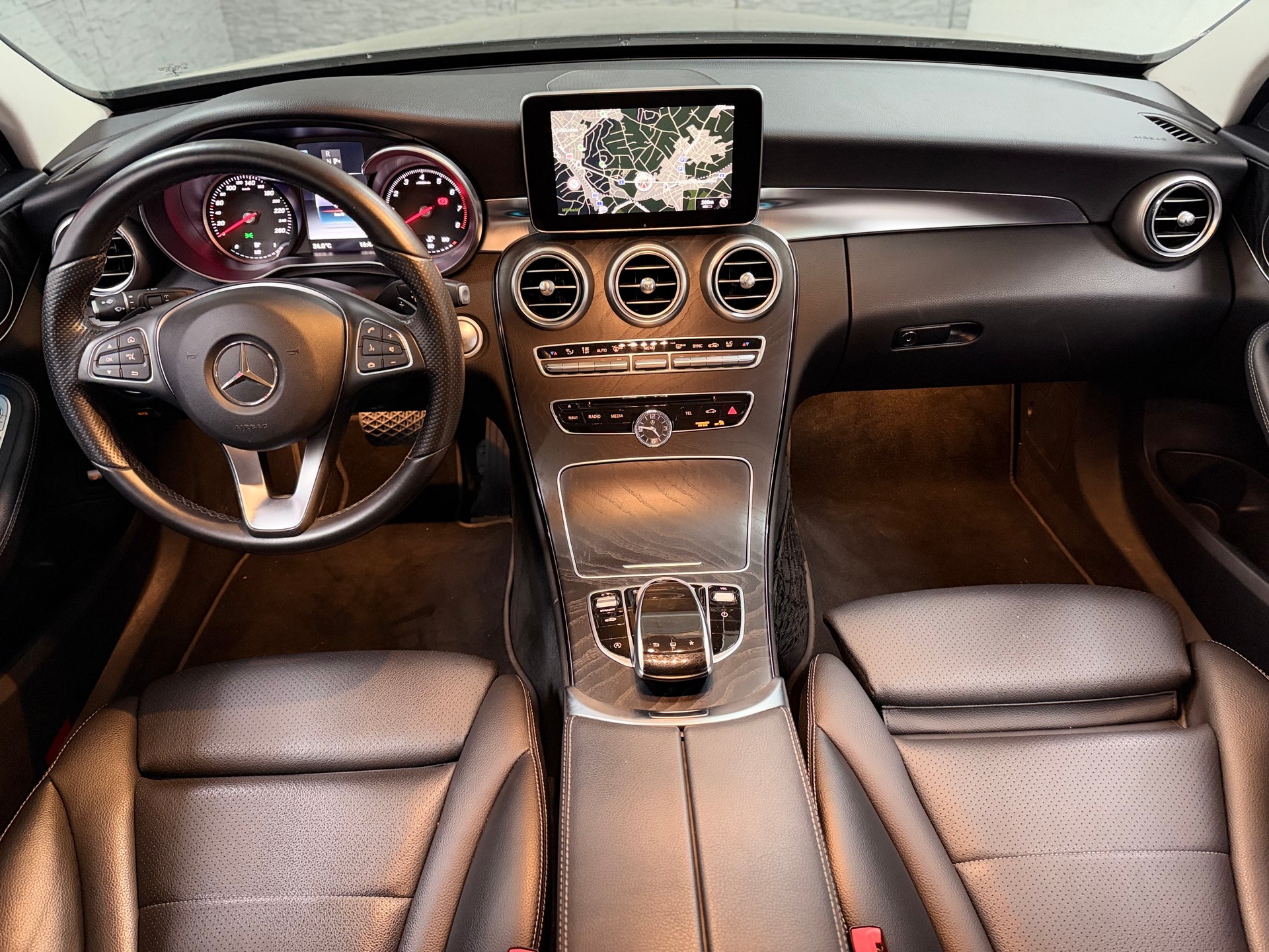 MERCEDES-BENZ C 180 Avantgarde 7G-Tronic-image-12