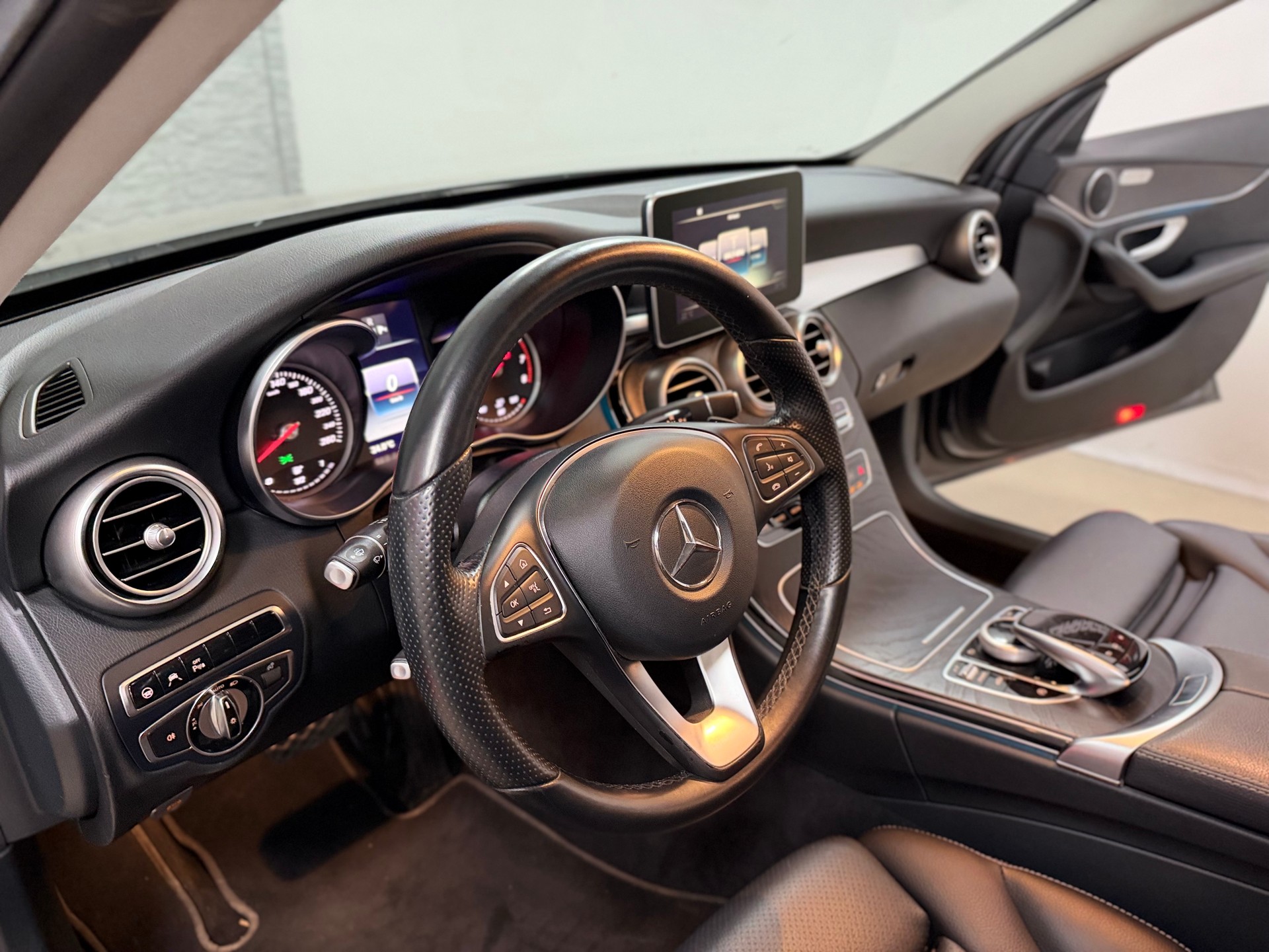 MERCEDES-BENZ C 180 Avantgarde 7G-Tronic-image-4