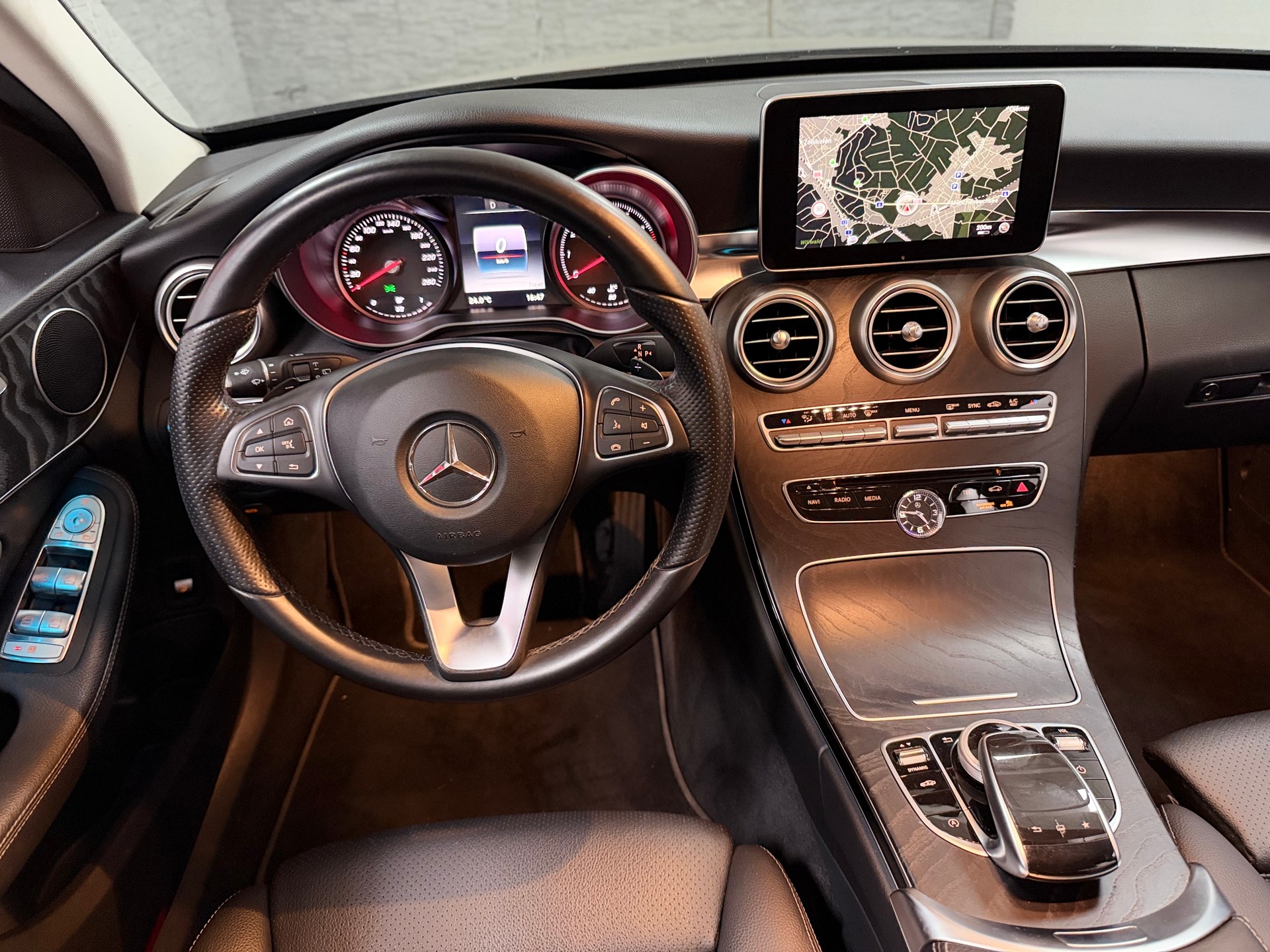 MERCEDES-BENZ C 180 Avantgarde 7G-Tronic-image-11