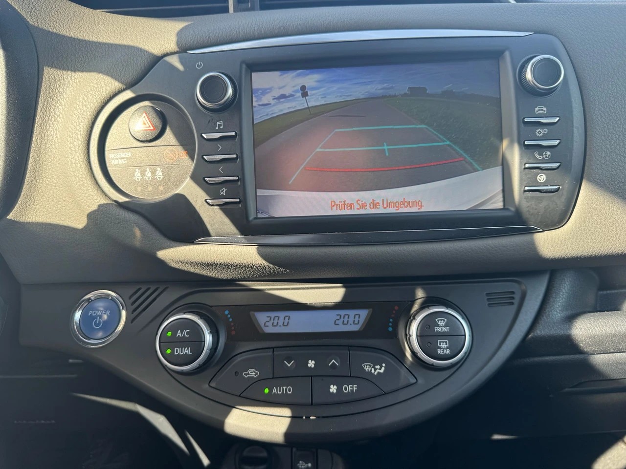 TOYOTA Yaris 1.5 VVT-i Hybrid Comfort e-CVT-image-9