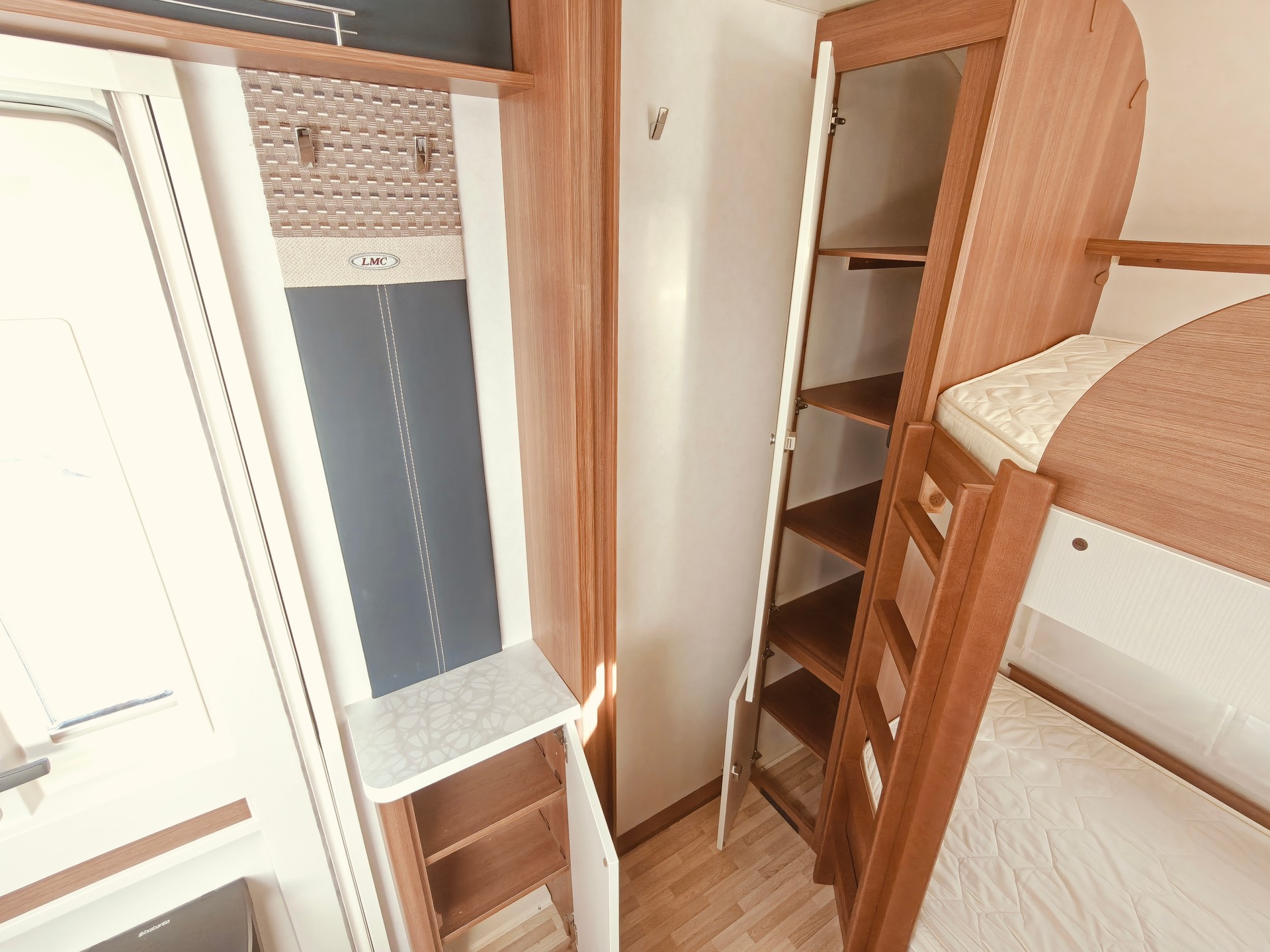 LMC VIVO 522 K -- Stockbett -- Mover -- Markise -- Veloträger-image-26