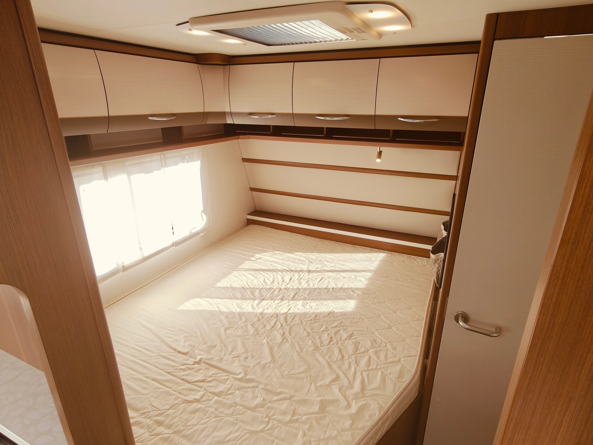 LMC VIVO 522 K -- Stockbett -- Mover -- Markise -- Veloträger-image-13