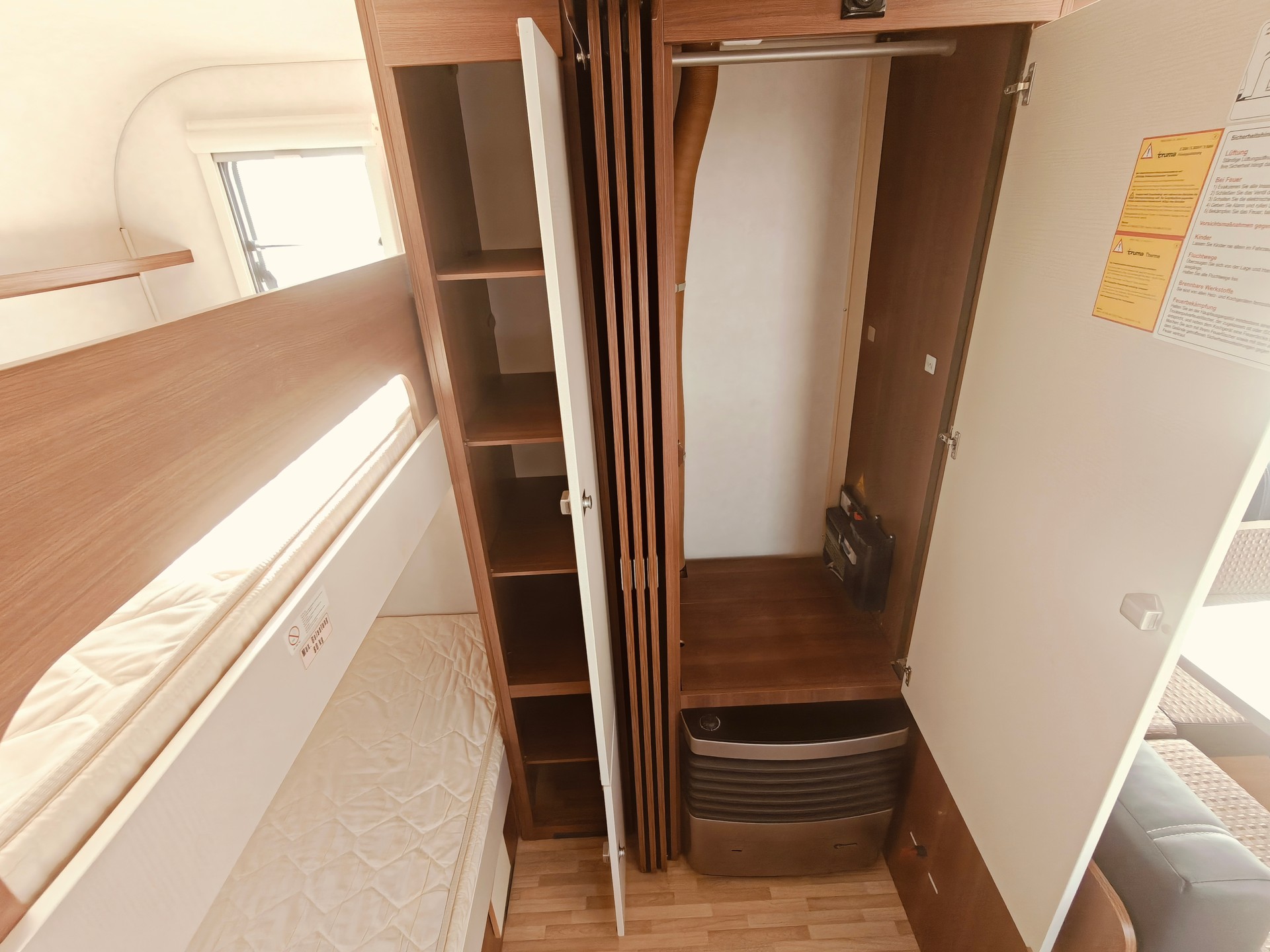LMC VIVO 522 K -- Stockbett -- Mover -- Markise -- Veloträger-image-25