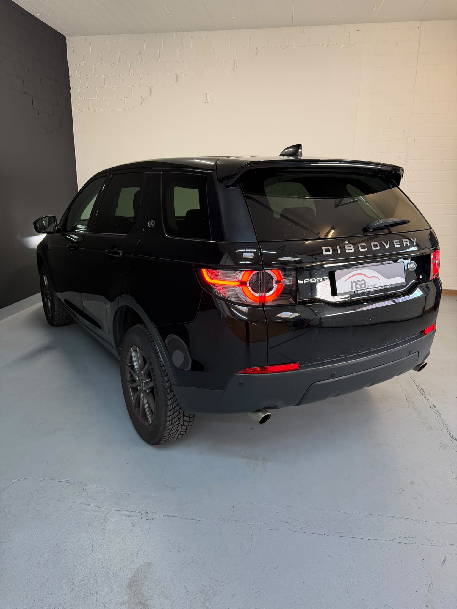 LAND ROVER Discovery Sport 2.0 TD4 HSE Luxury AT9-image-3