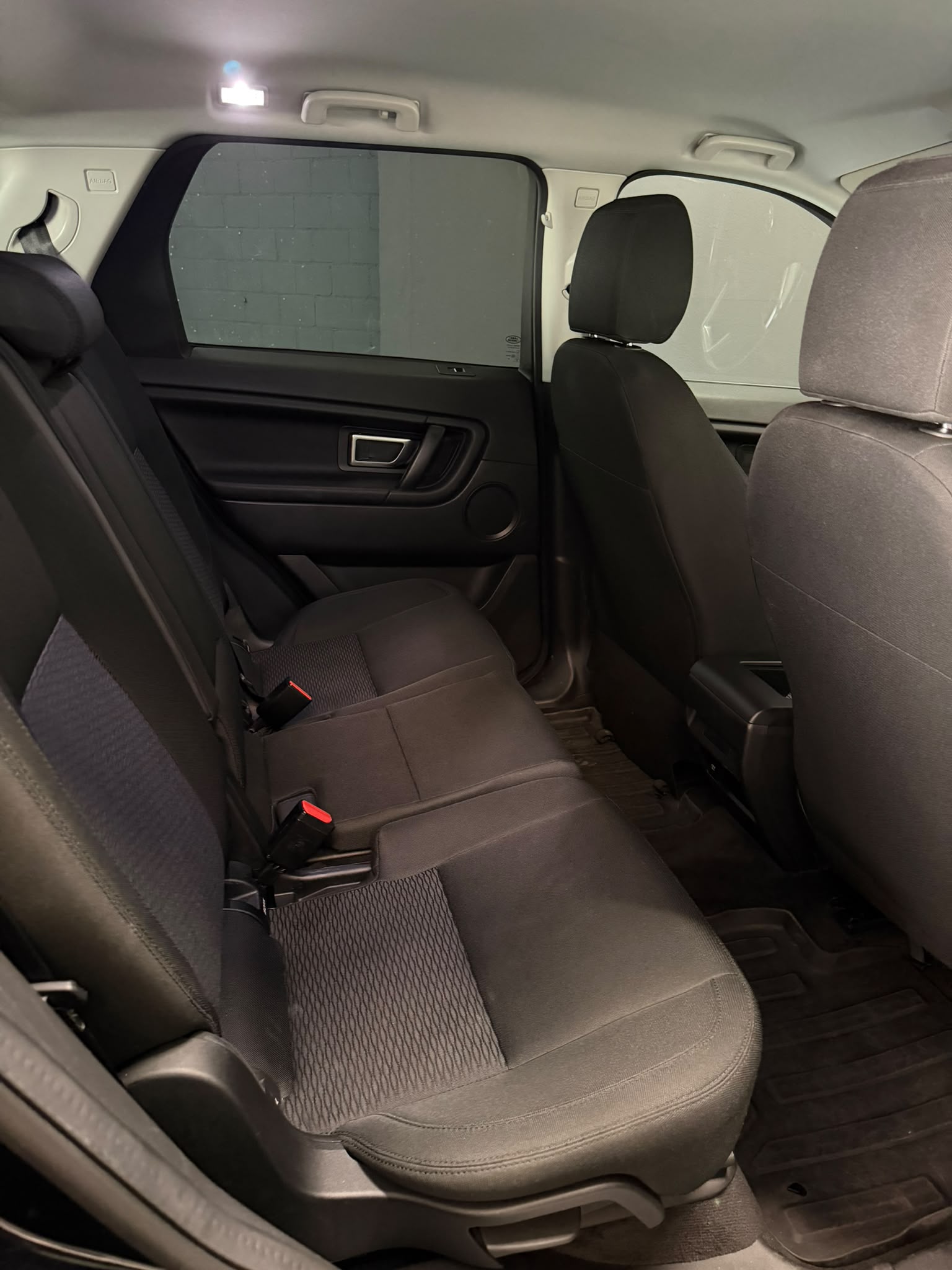 LAND ROVER Discovery Sport 2.0 TD4 HSE Luxury AT9-image-15