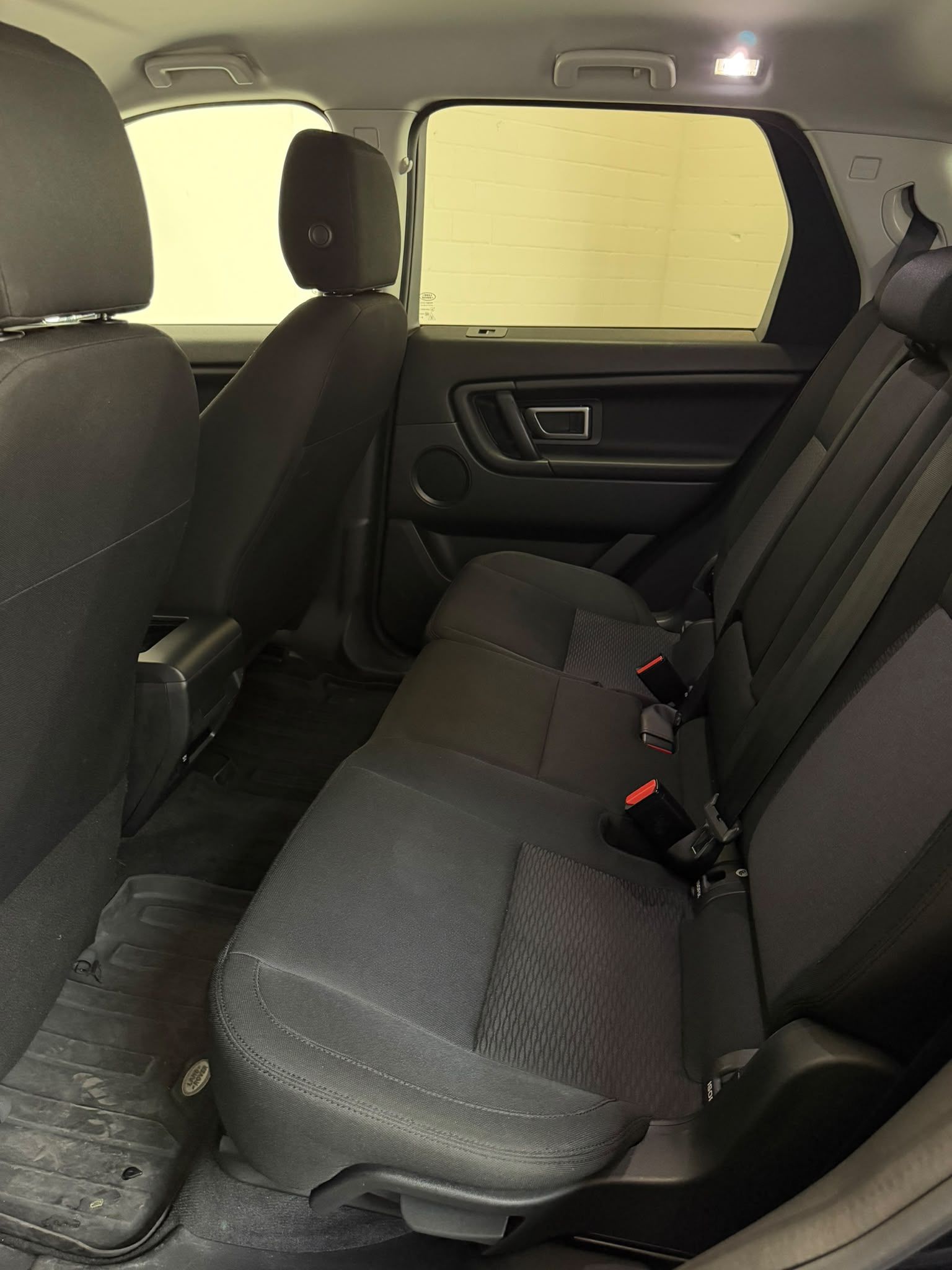 LAND ROVER Discovery Sport 2.0 TD4 HSE Luxury AT9-image-14
