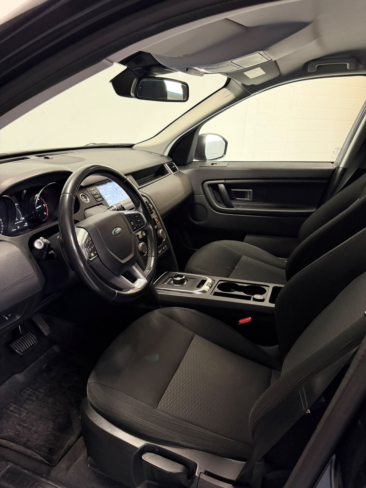 LAND ROVER Discovery Sport 2.0 TD4 HSE Luxury AT9-image-12