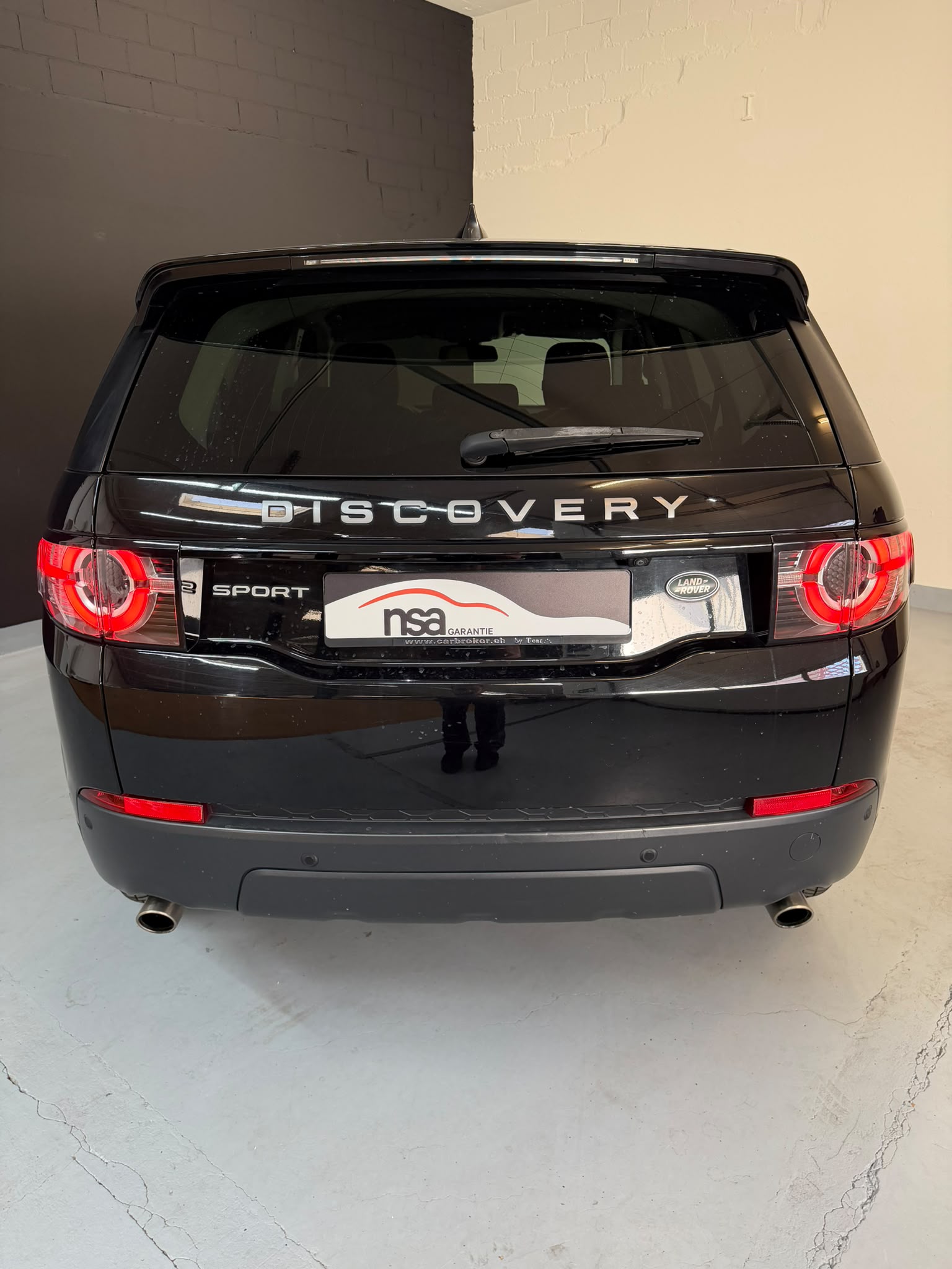 LAND ROVER Discovery Sport 2.0 TD4 HSE Luxury AT9-image-4