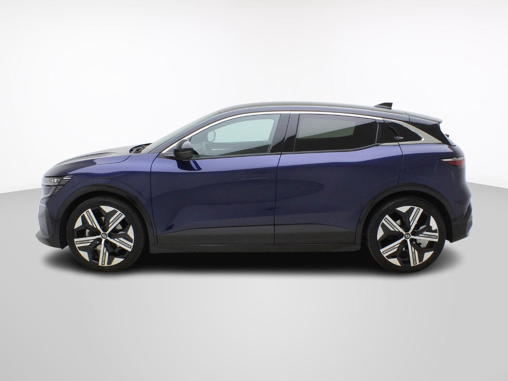 RENAULT Mégane E-Tech iconic-image-2