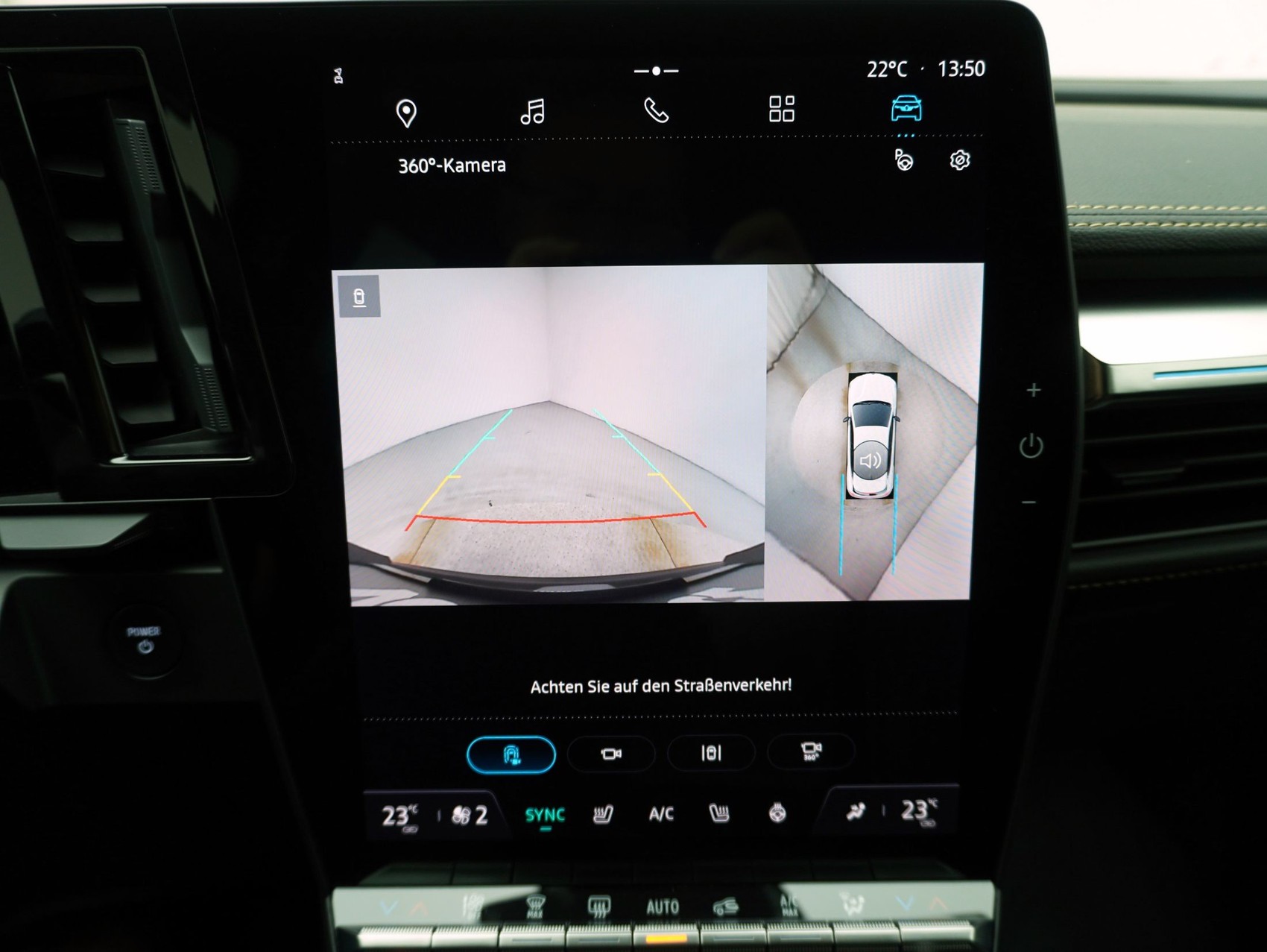 RENAULT Mégane E-Tech iconic-image-15