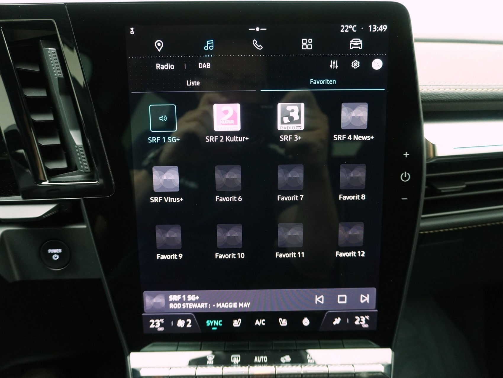 RENAULT Mégane E-Tech iconic-image-16