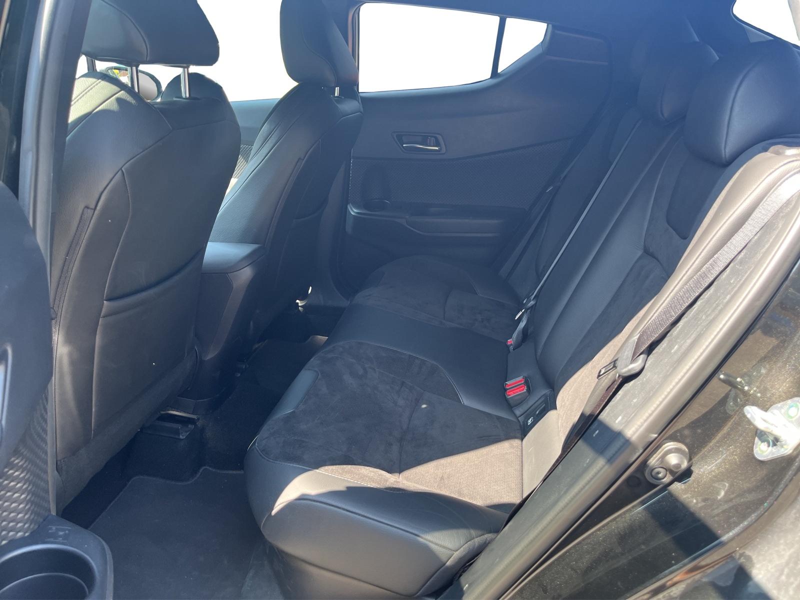 TOYOTA C-HR 2.0 VVTi HSD Move-image-10
