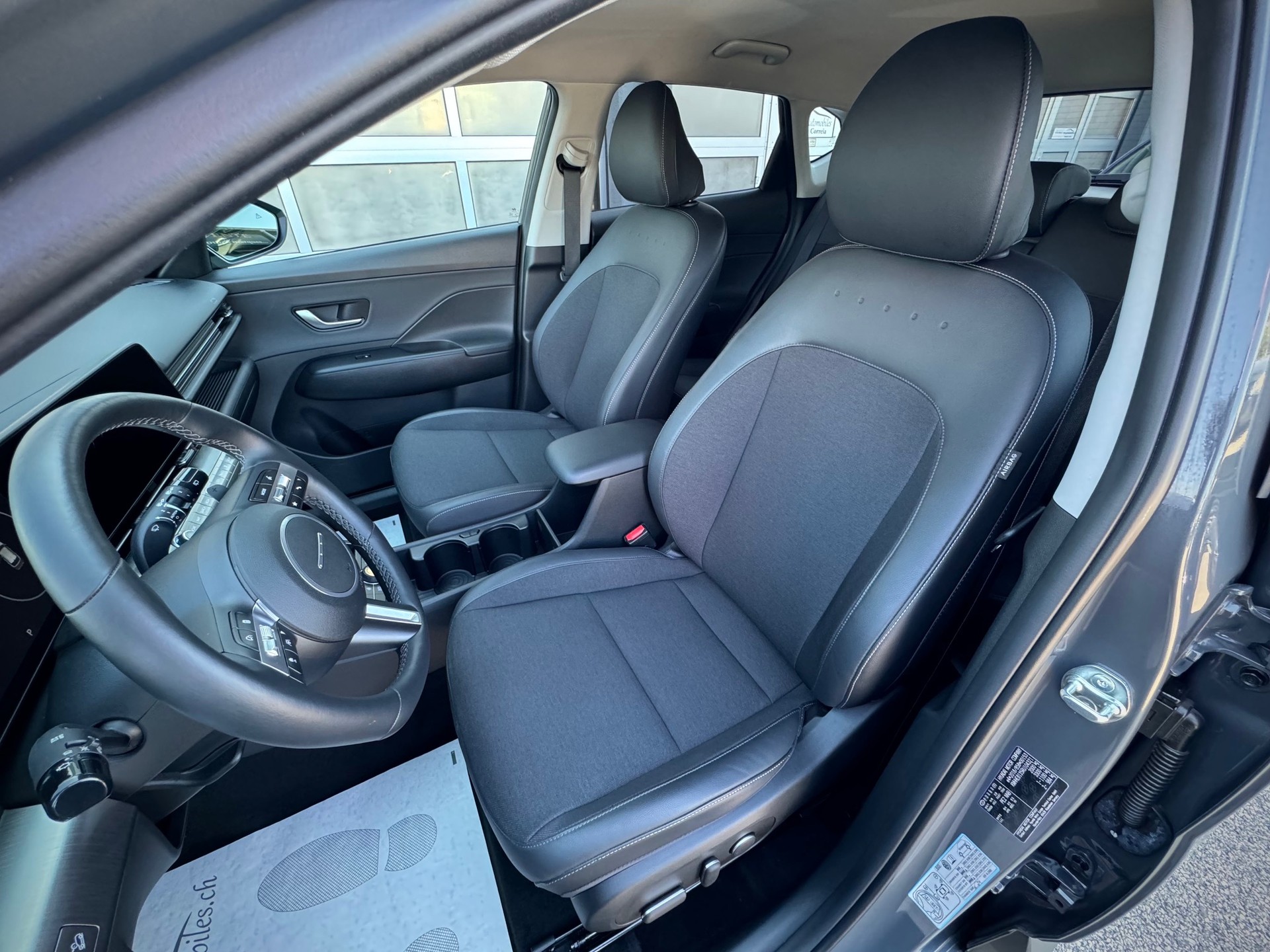 HYUNDAI Kona 1.6 T-GDi Amplia 4WD DCT - Véhicule Suisse (CH)-image-7