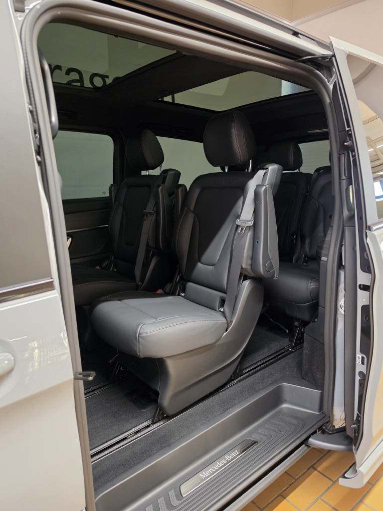 MERCEDES-BENZ V 300 d 4Matic Swiss Edition lang-image-10