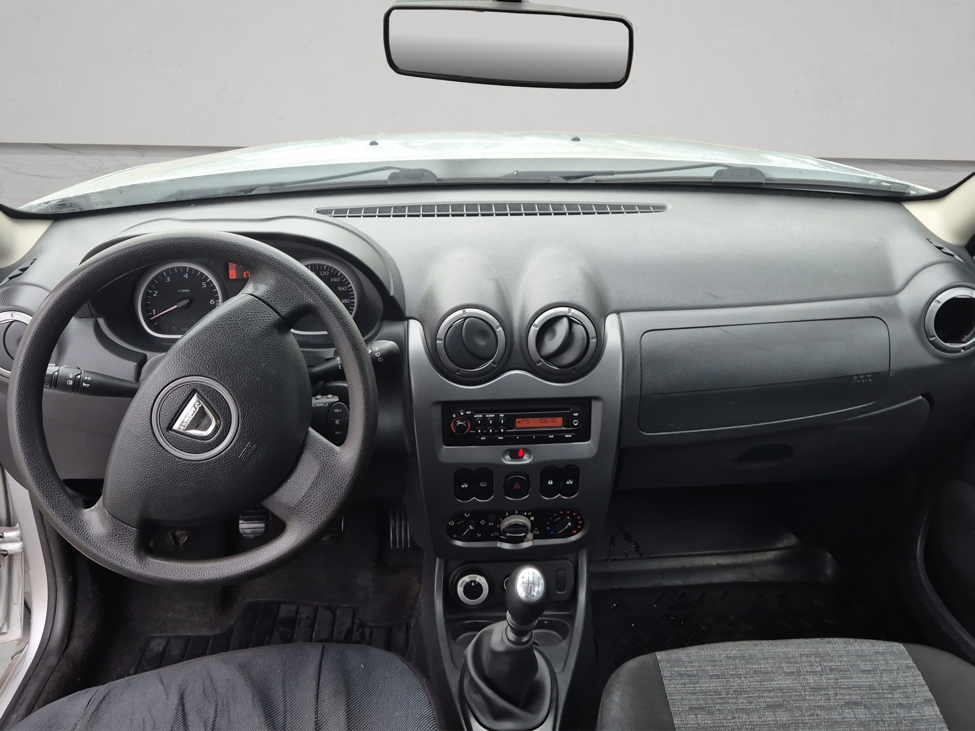 DACIA Duster 1.6 Lauréate 4x4-image-11